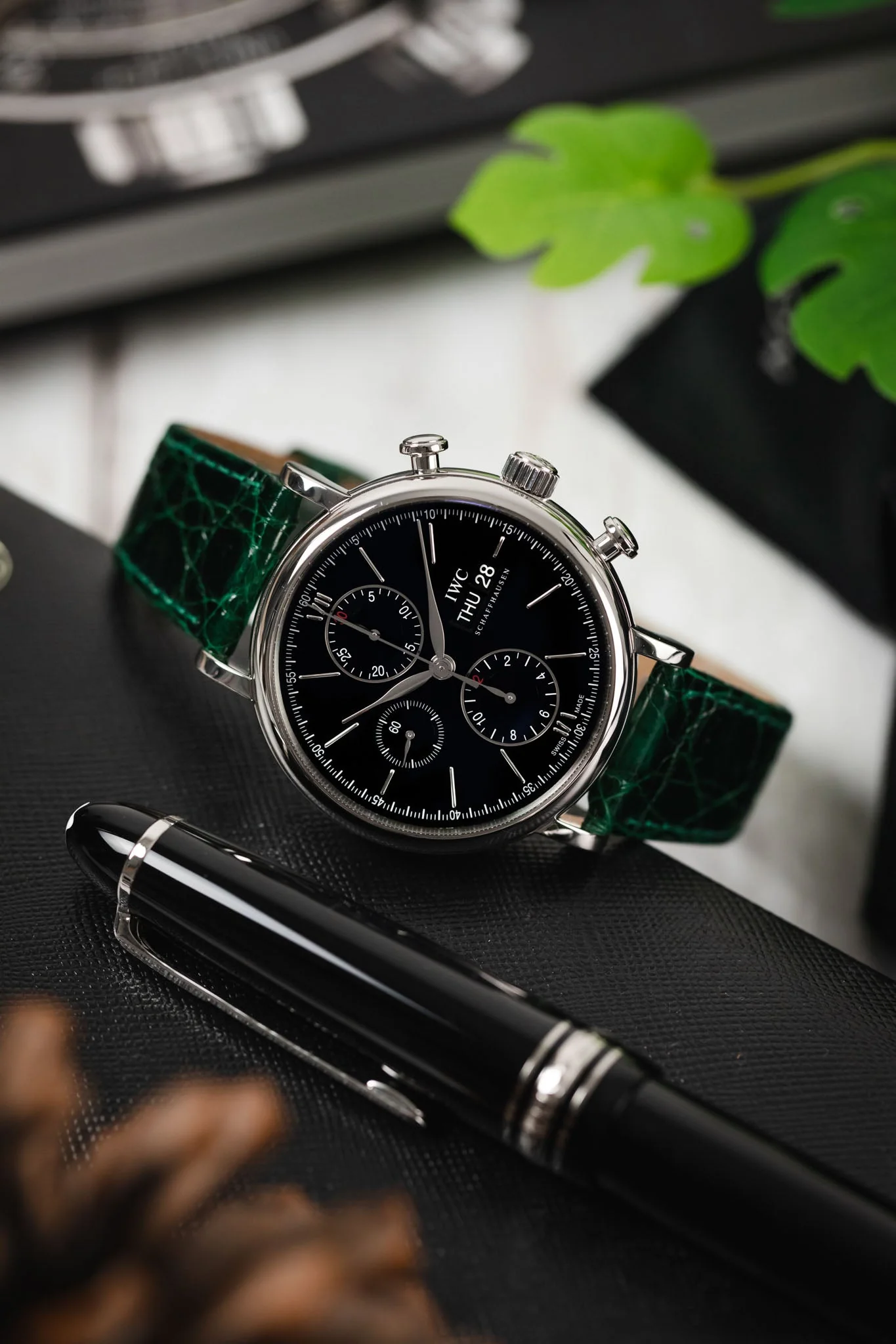 Hirsch GENUINE CROCO Shiny Crocodile Leather Watch Strap in GREEN - Image 4
