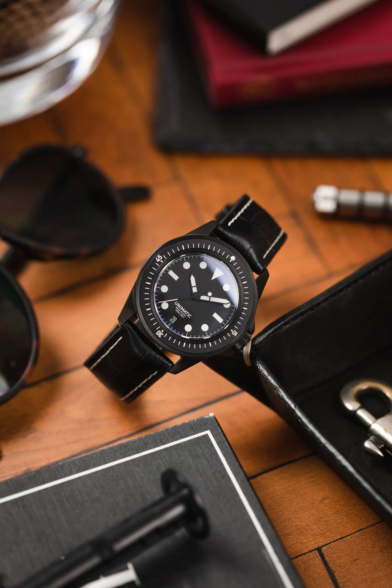 Hirsch GEORGE Alligator Embossed Performance Watch Strap in BLACK/WHITE - Image 4