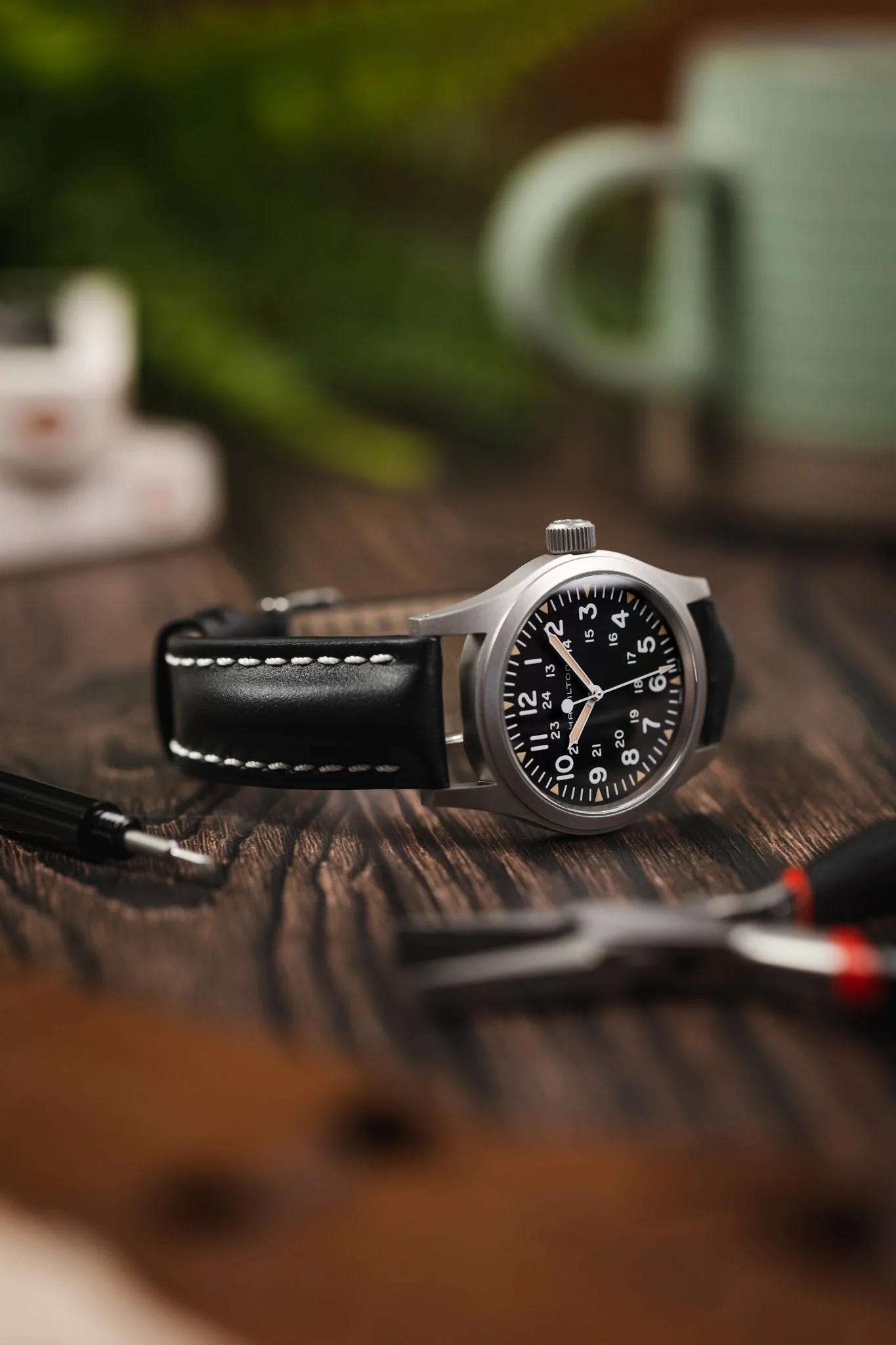 Hirsch HEAVY CALF Water-Resistant Calf Leather Watch Strap in BLACK/WHITE - Image 4