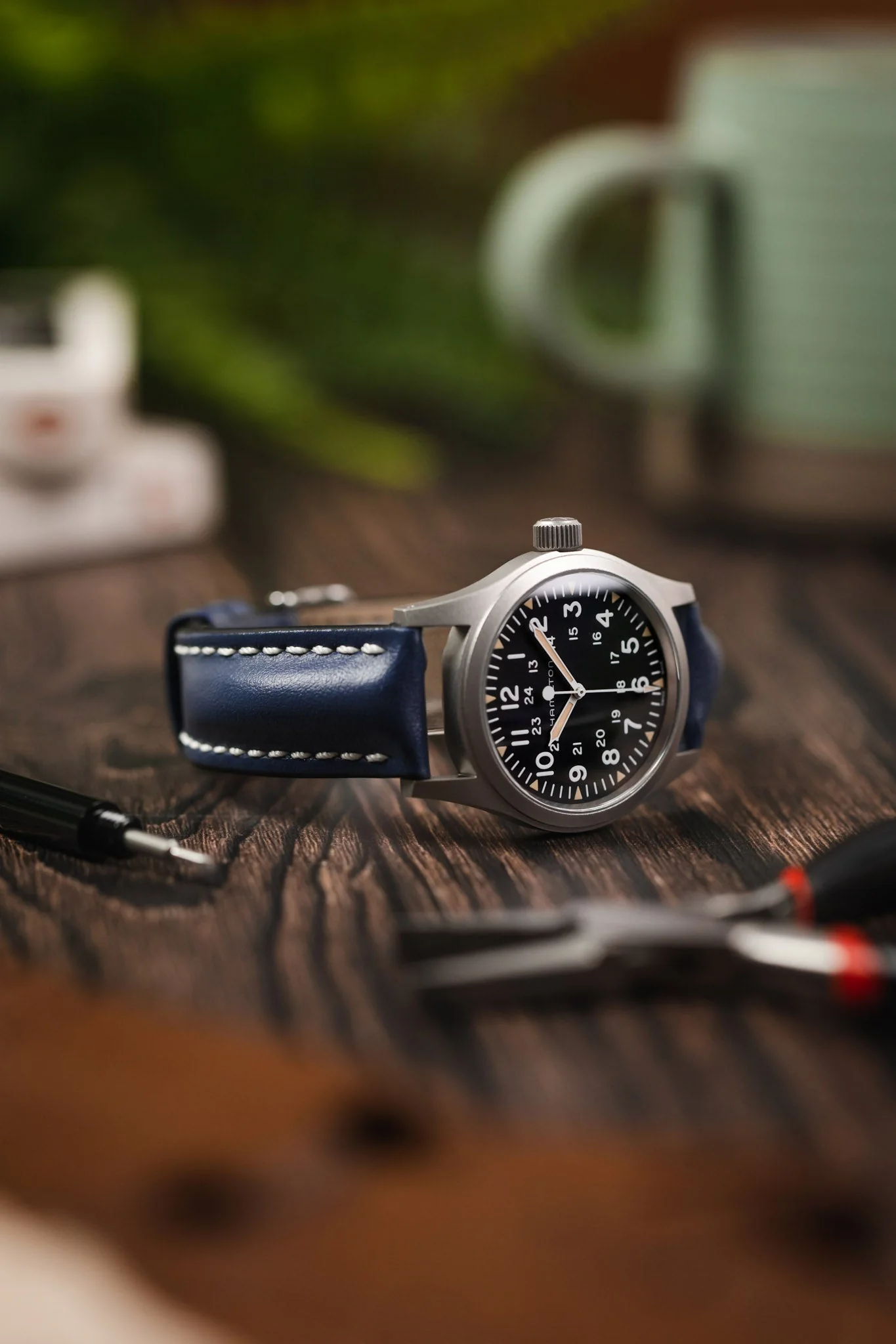 Hirsch HEAVY CALF Water-Resistant Calf Leather Watch Strap in BLUE - Image 4