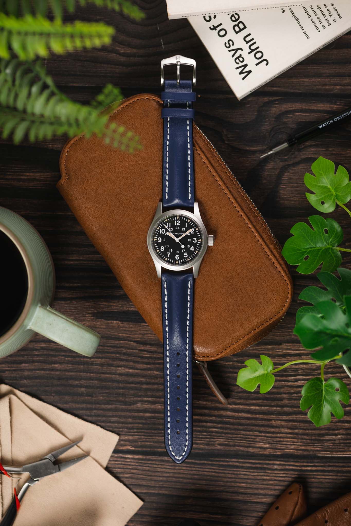 Hirsch HEAVY CALF Water-Resistant Calf Leather Watch Strap in BLUE - Image 6