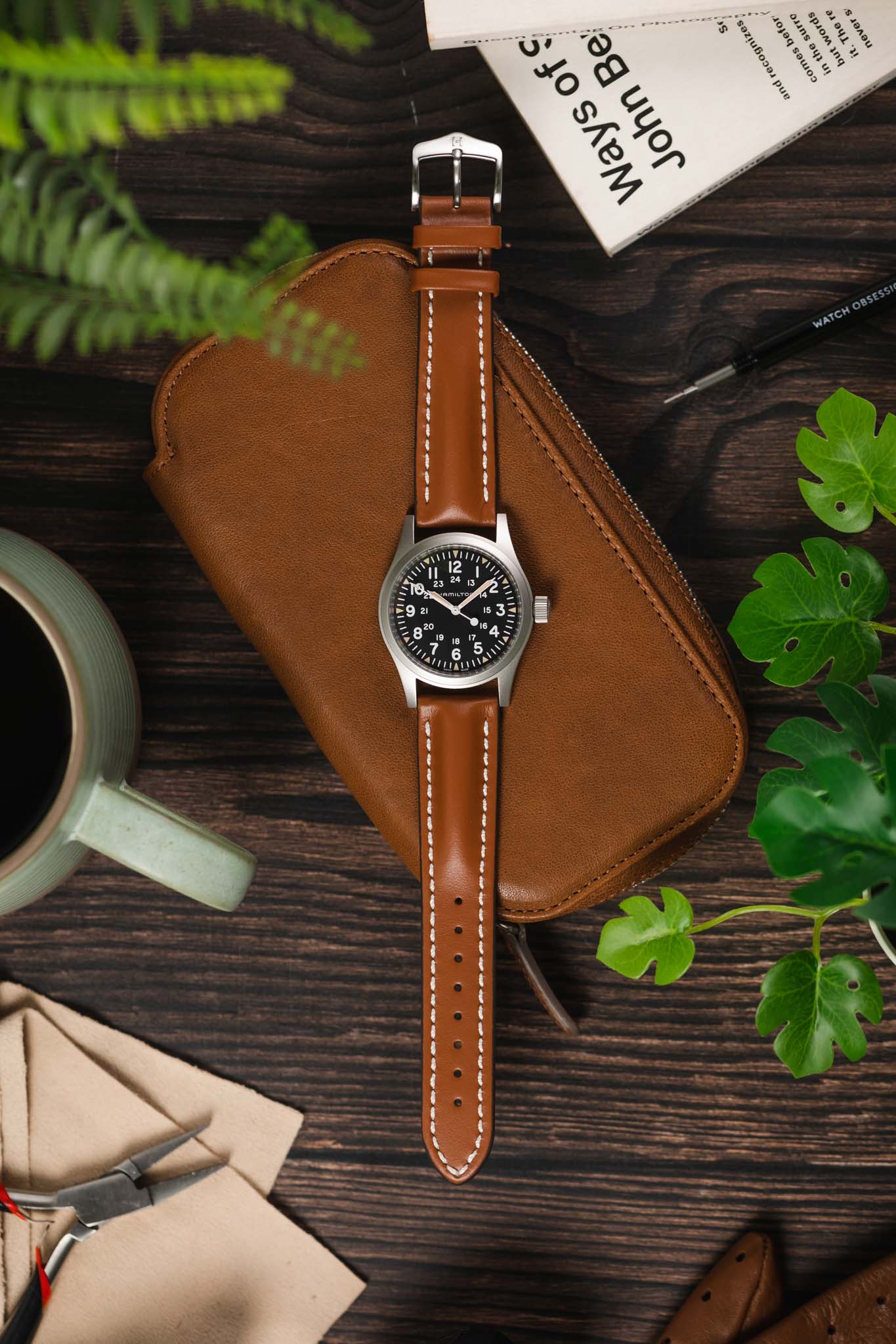 Hirsch HEAVY CALF Water-Resistant Calf Leather Watch Strap in GOLD BROWN - Image 6