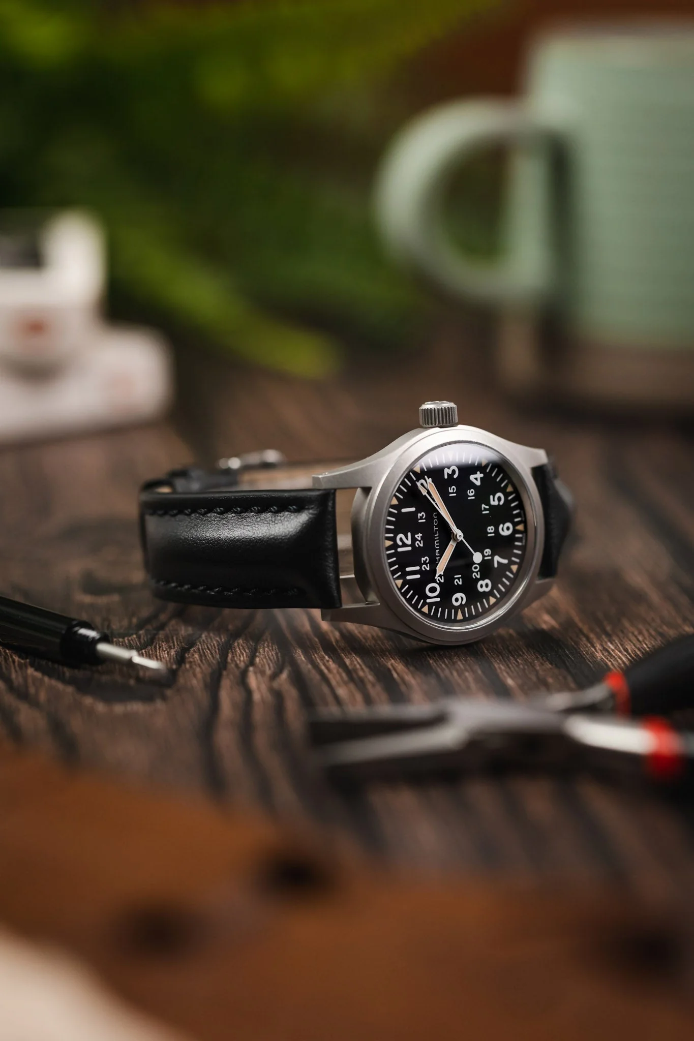 Hirsch HEAVY CALF Water-Resistant Calf Leather Watch Strap in BLACK / BLACK - Image 4