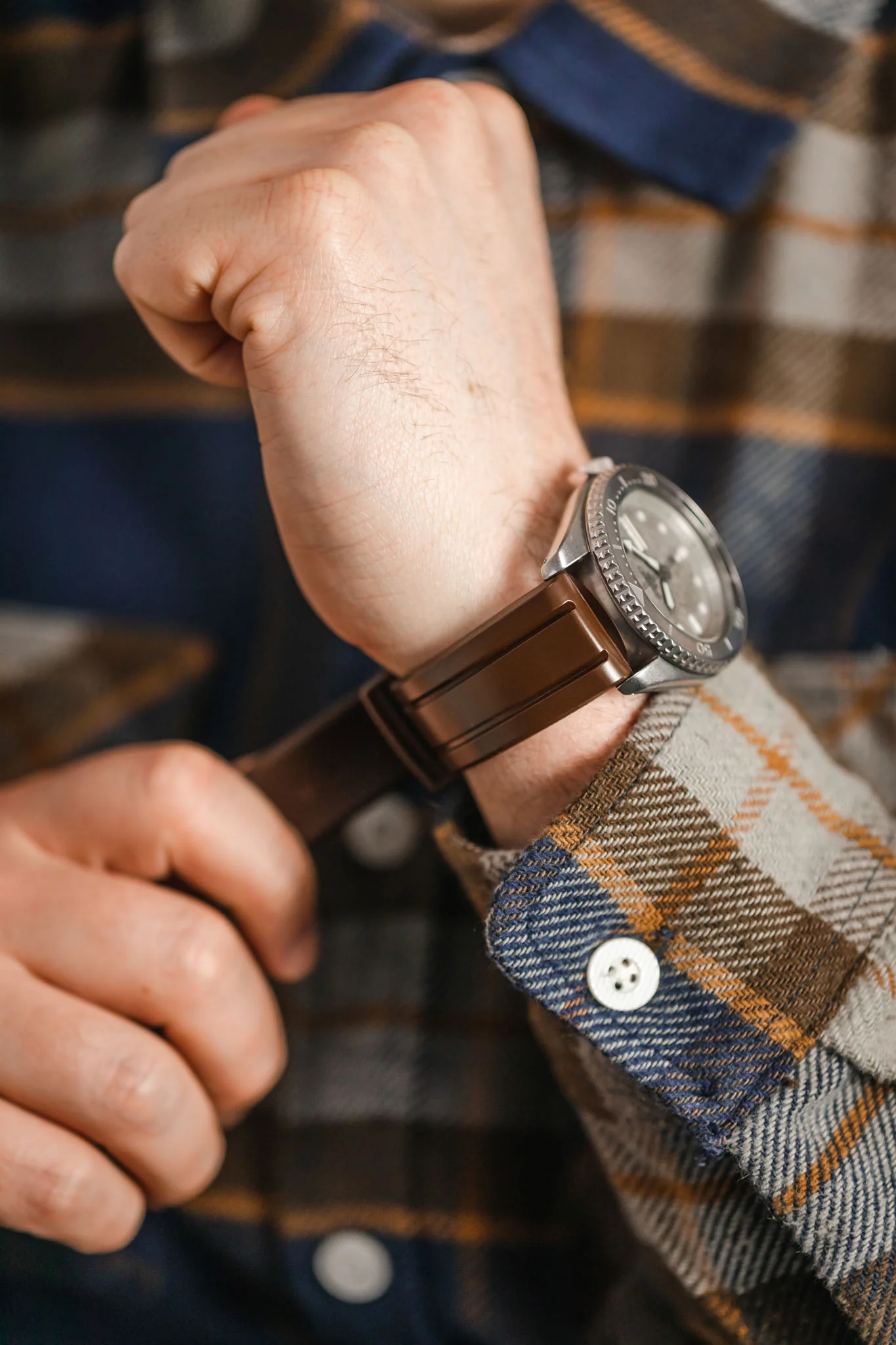 Hirsch HEVEA Natural Rubber Waterproof Watch Strap in BROWN - Image 6