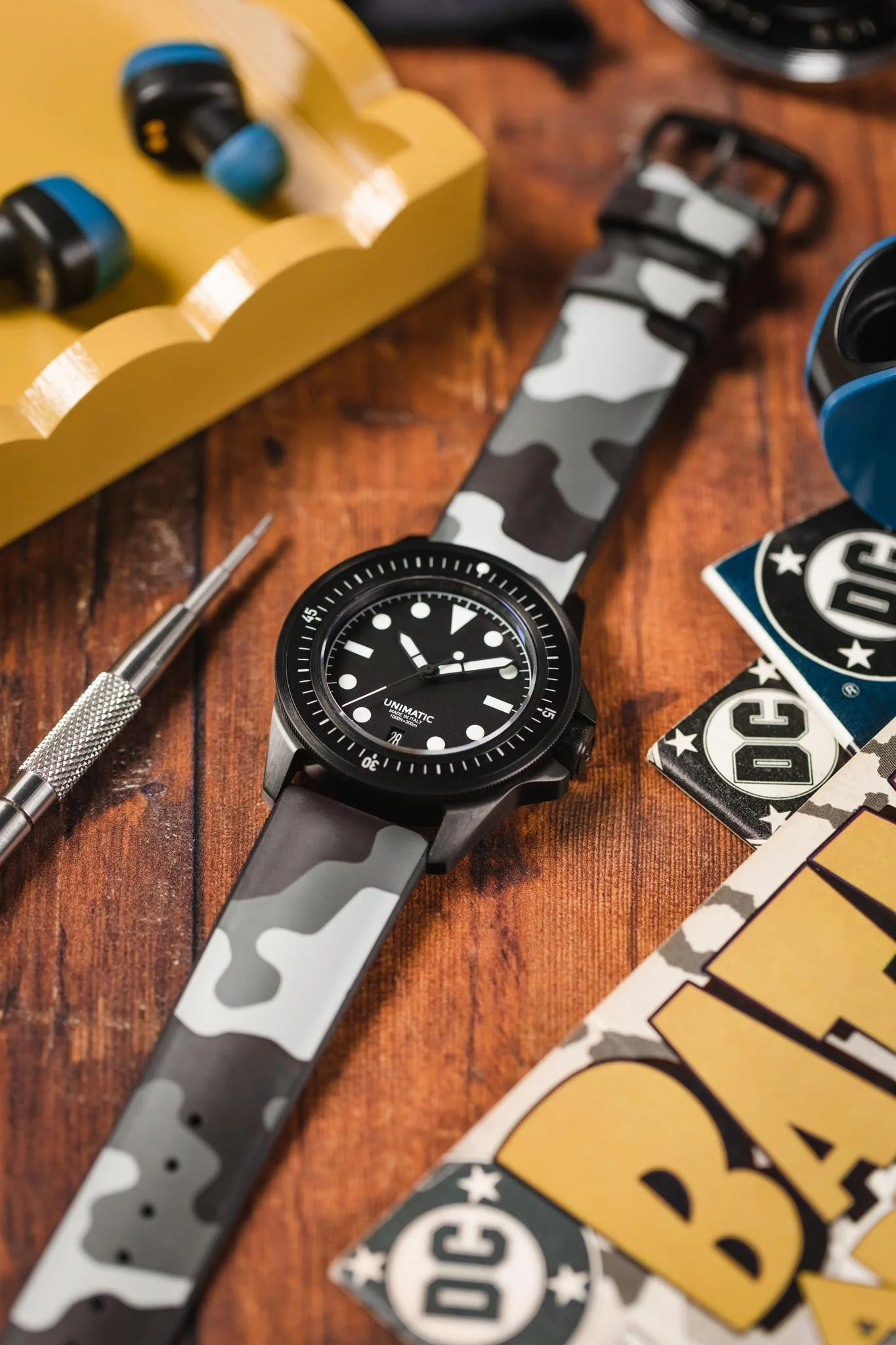 Hirsch JOHN Natural Rubber Performance Watch Strap in GREY CAMOUFLAGE - Image 4