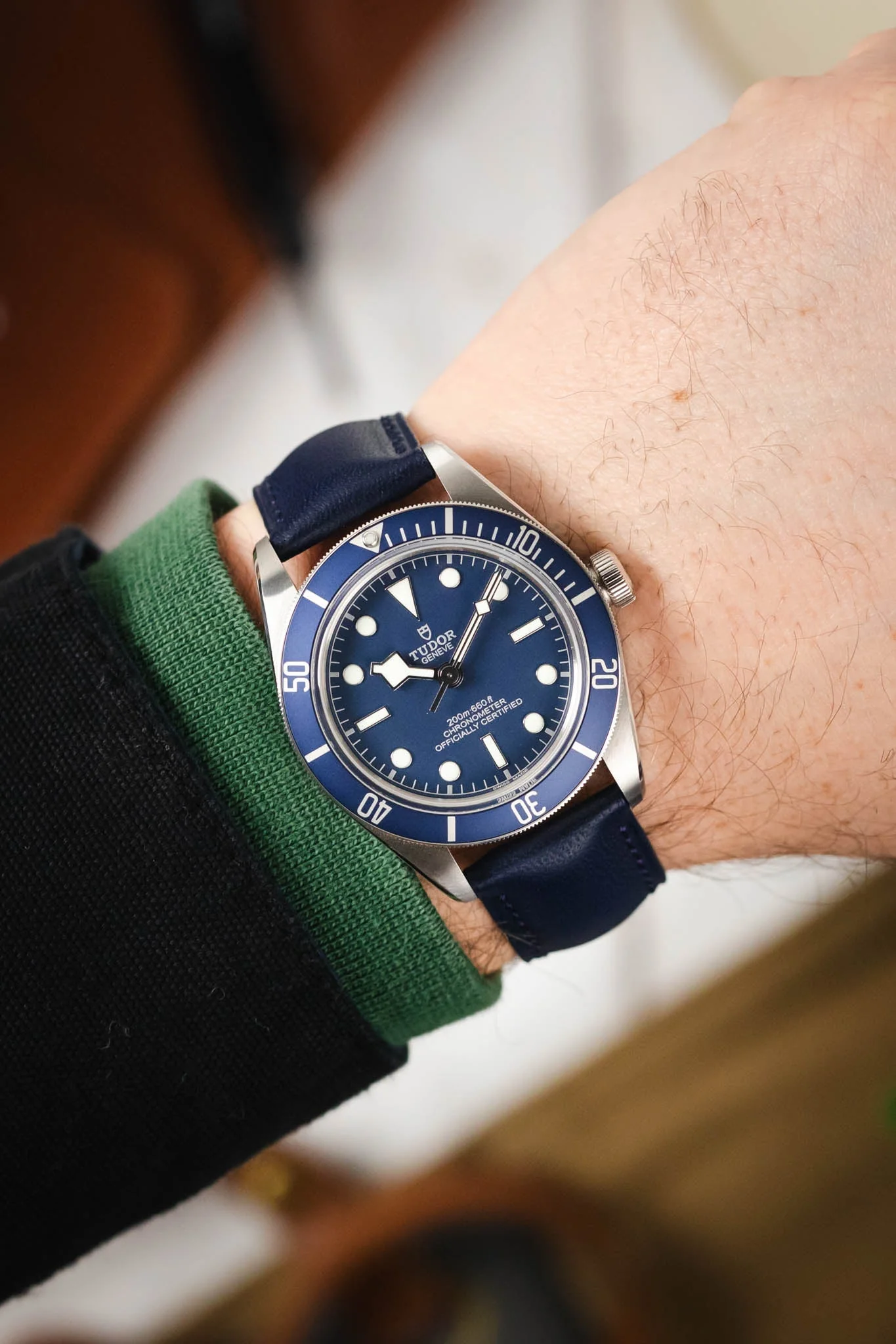 Hirsch KENT Textured Natural Leather Watch Strap in DEEP BLUE - Image 2