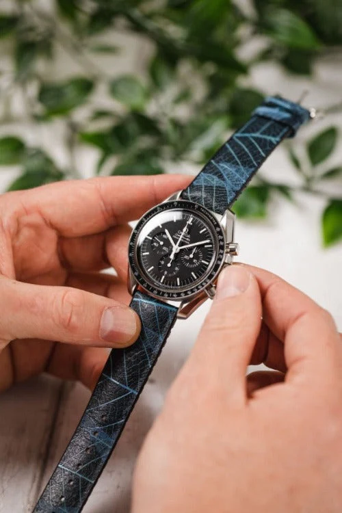 Hirsch LEAF Vegan Performance Rubber Watch Strap in BLUE/BLACK - Image 4