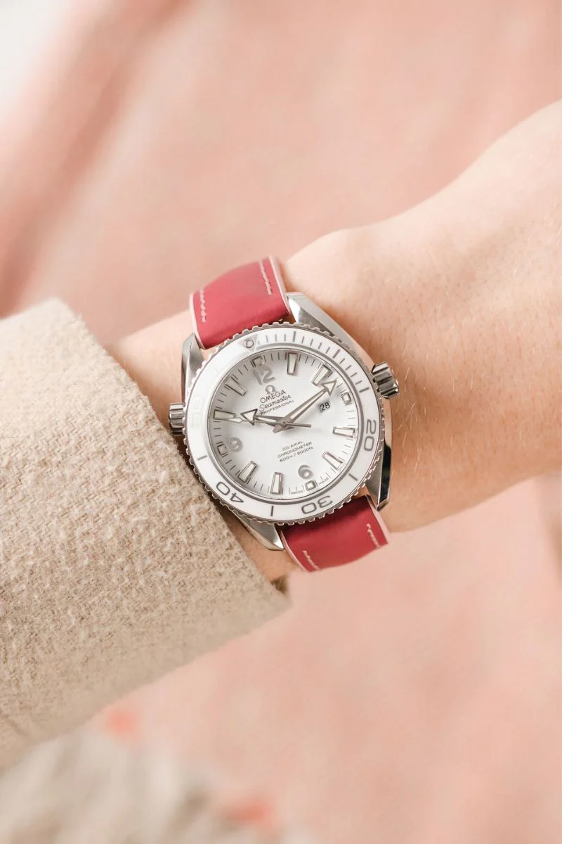 Hirsch LINDSEY Ladies Leather & Rubber Performance Watch Strap in PINK/ROSE - Image 2