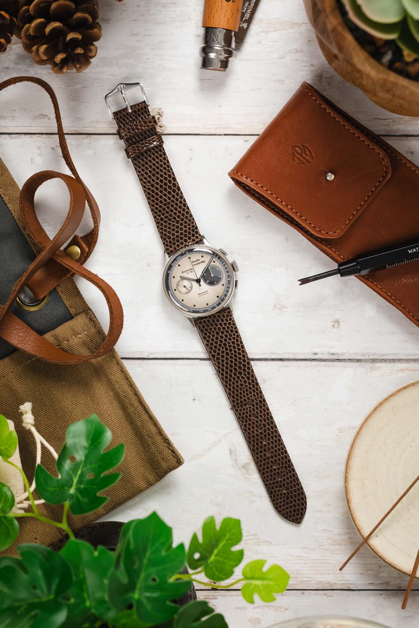Hirsch LIZARD Leather Watch Strap in BROWN - Image 6