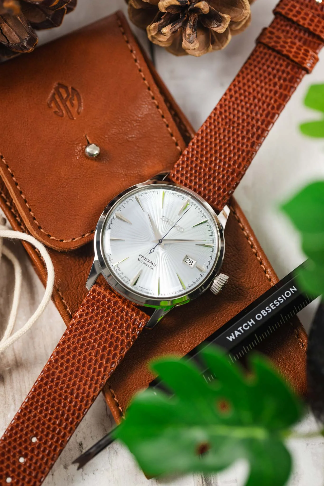 Hirsch LIZARD Leather Watch Strap in GOLD BROWN - Image 4