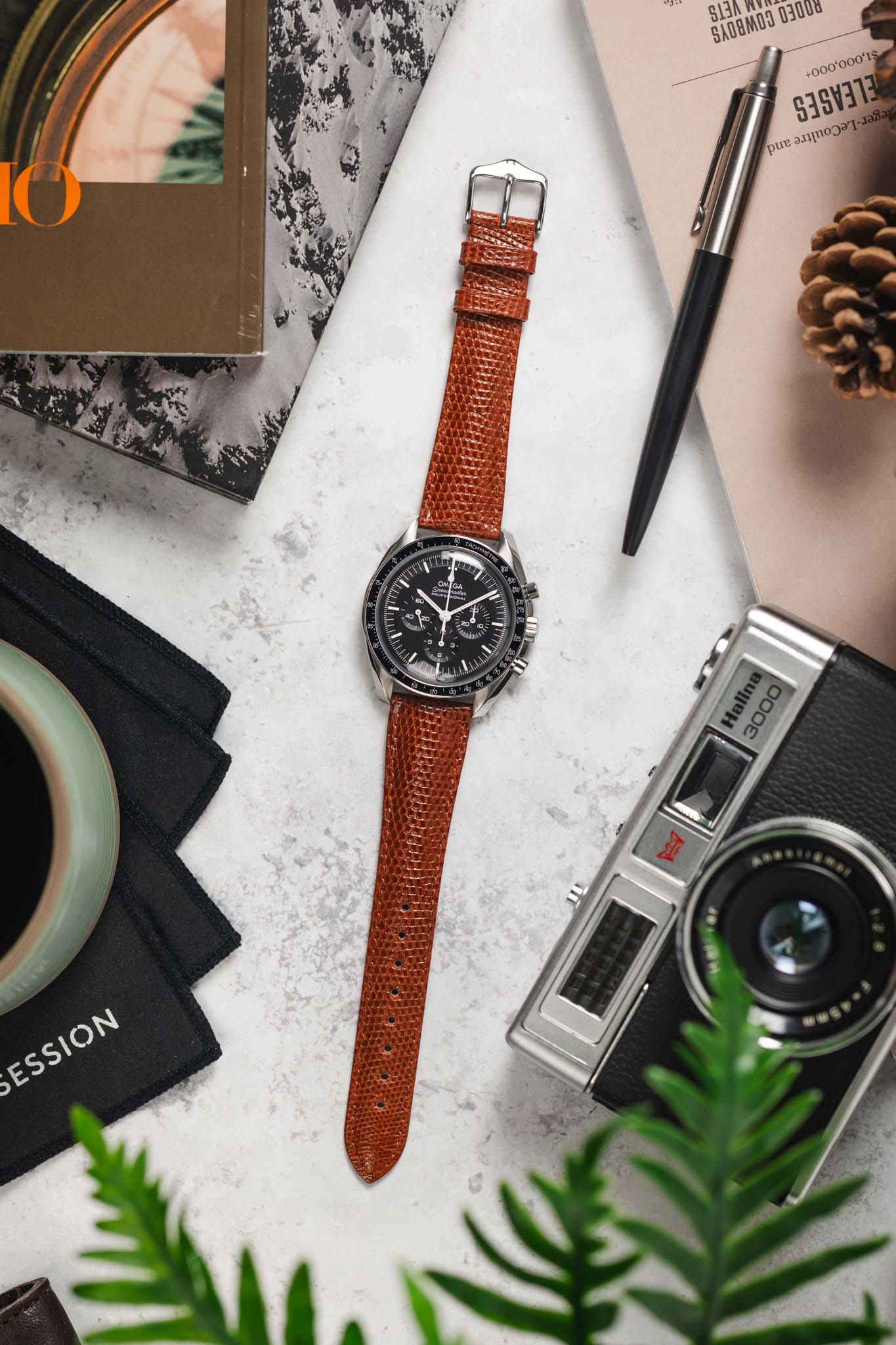 Hirsch LONDON Lizard Leather Watch Strap in GOLD BROWN - Image 11