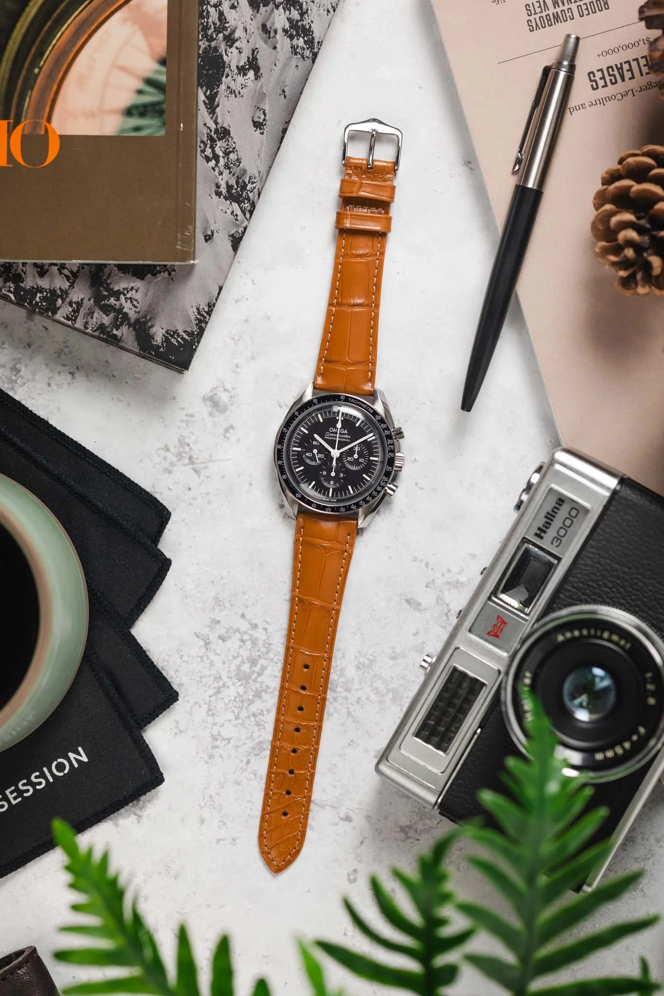 Hirsch LONDON Matt Alligator Leather Watch Strap in HONEY - Image 11