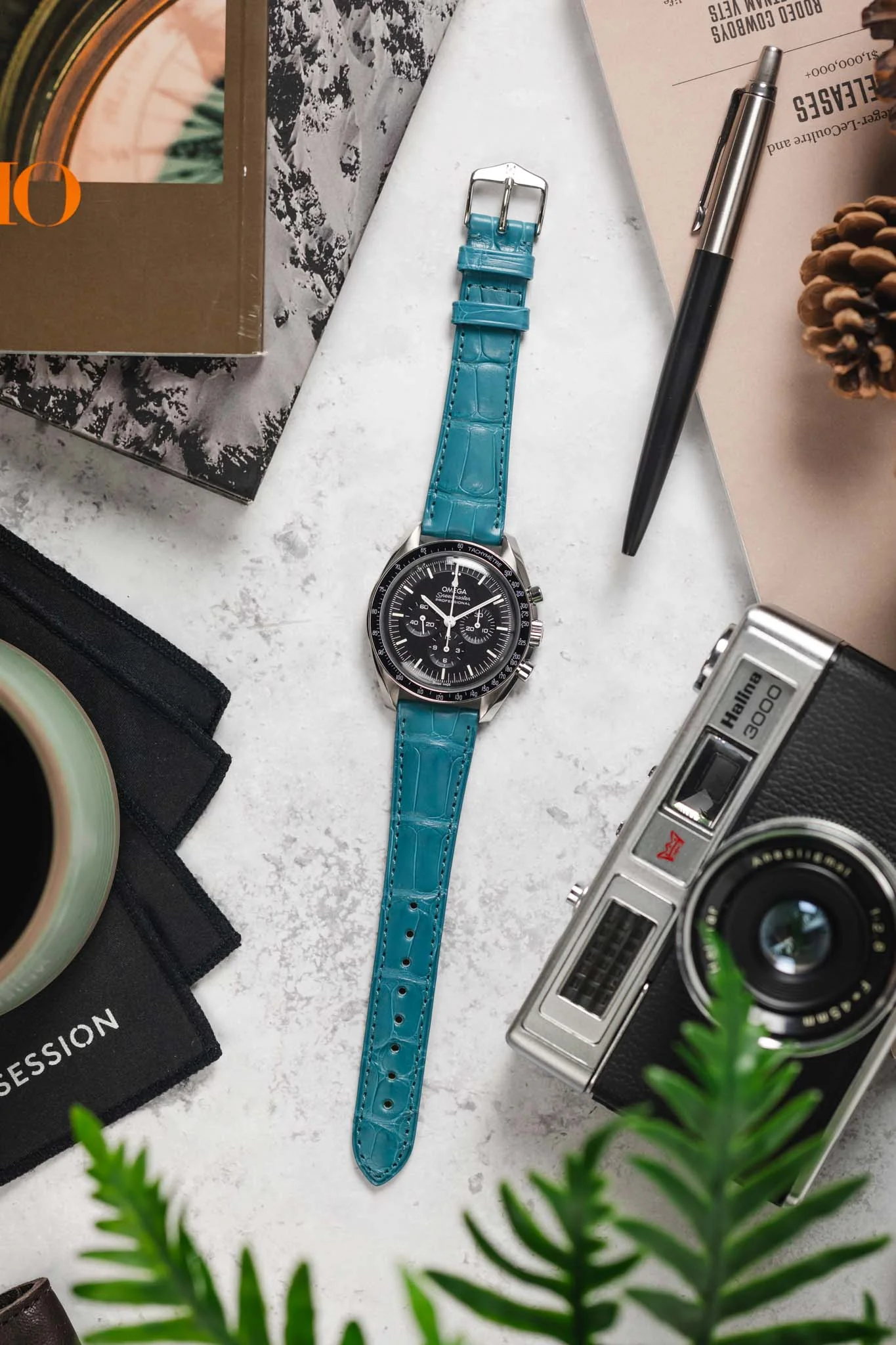 Hirsch LONDON Matt Alligator Leather Watch Strap in TURQUOISE - Image 11