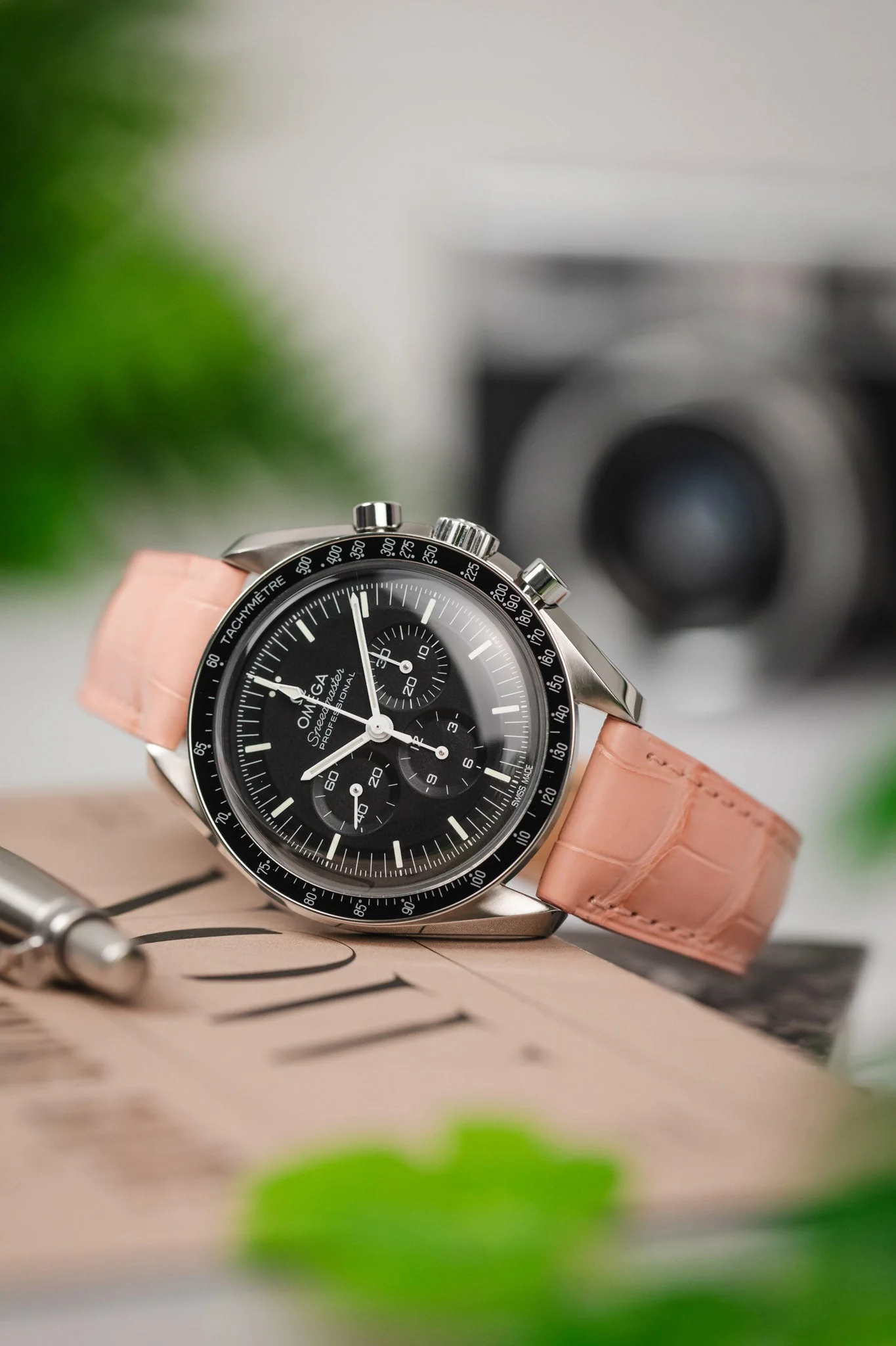 Hirsch LONDON Matt Alligator Leather Watch Strap in ROSA - Image 4