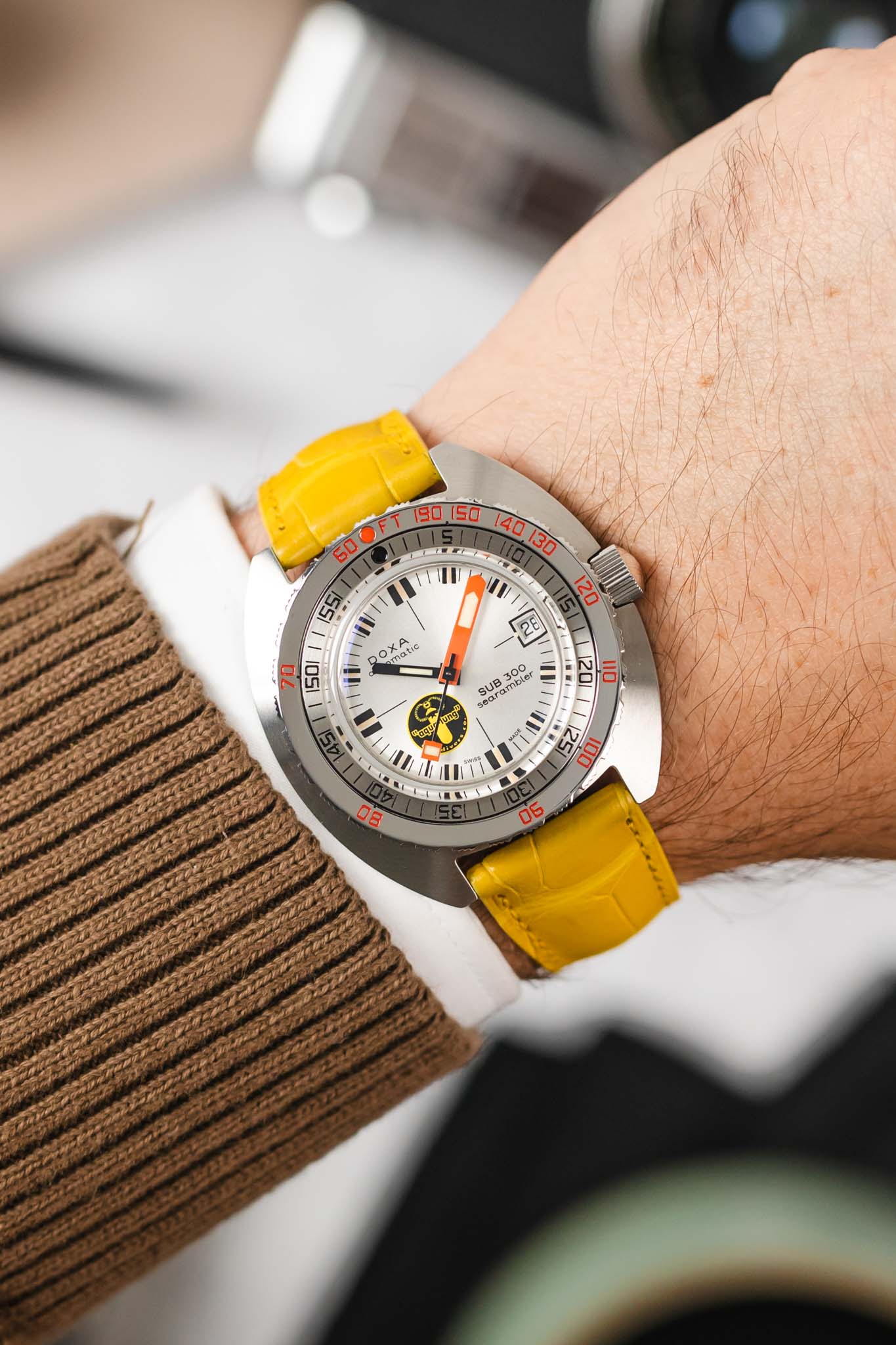 Hirsch LONDON Matt Alligator Leather Watch Strap in YELLOW - Image 2