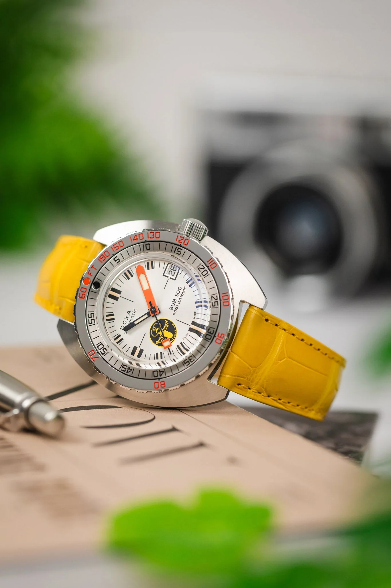 Hirsch LONDON Matt Alligator Leather Watch Strap in YELLOW - Image 4