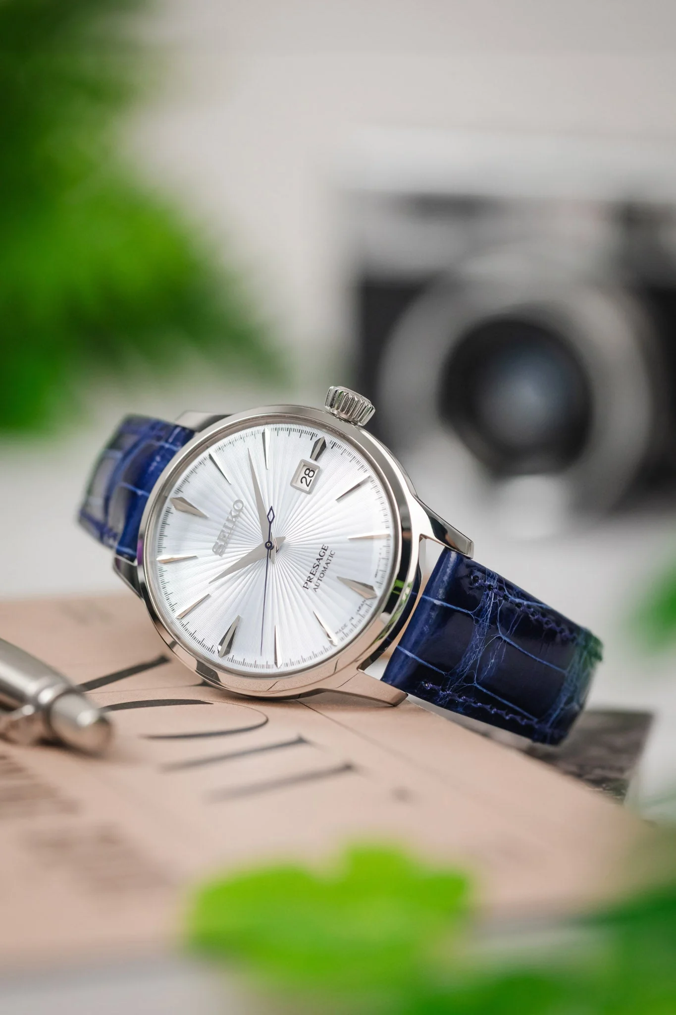 Hirsch LONDON Shiny Alligator Leather Watch Strap in BLUE - Image 4