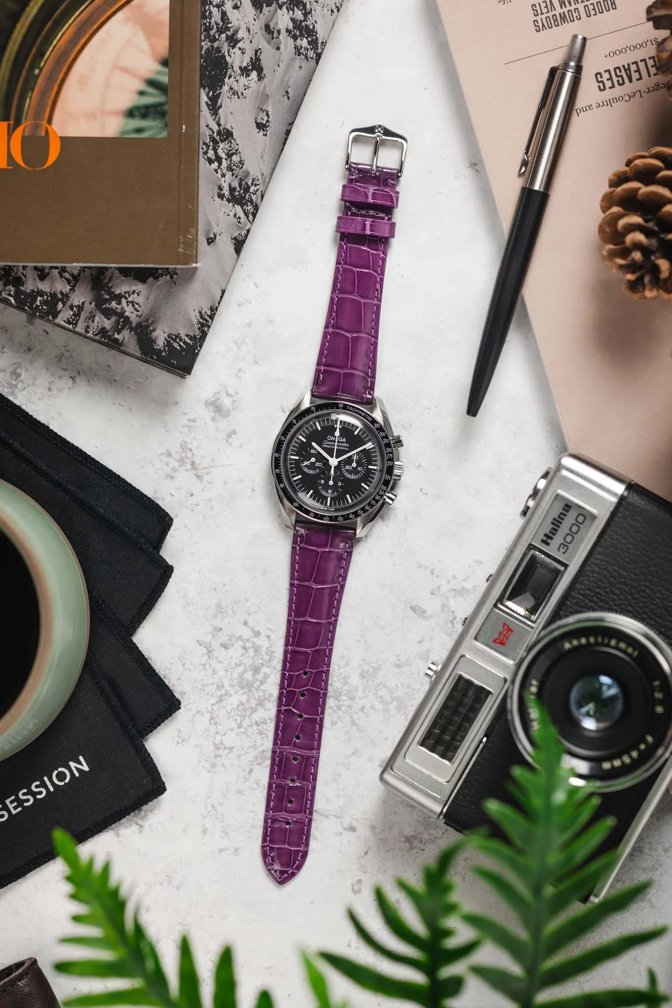 Hirsch LONDON Shiny Alligator Leather Watch Strap in VIOLET - Image 11