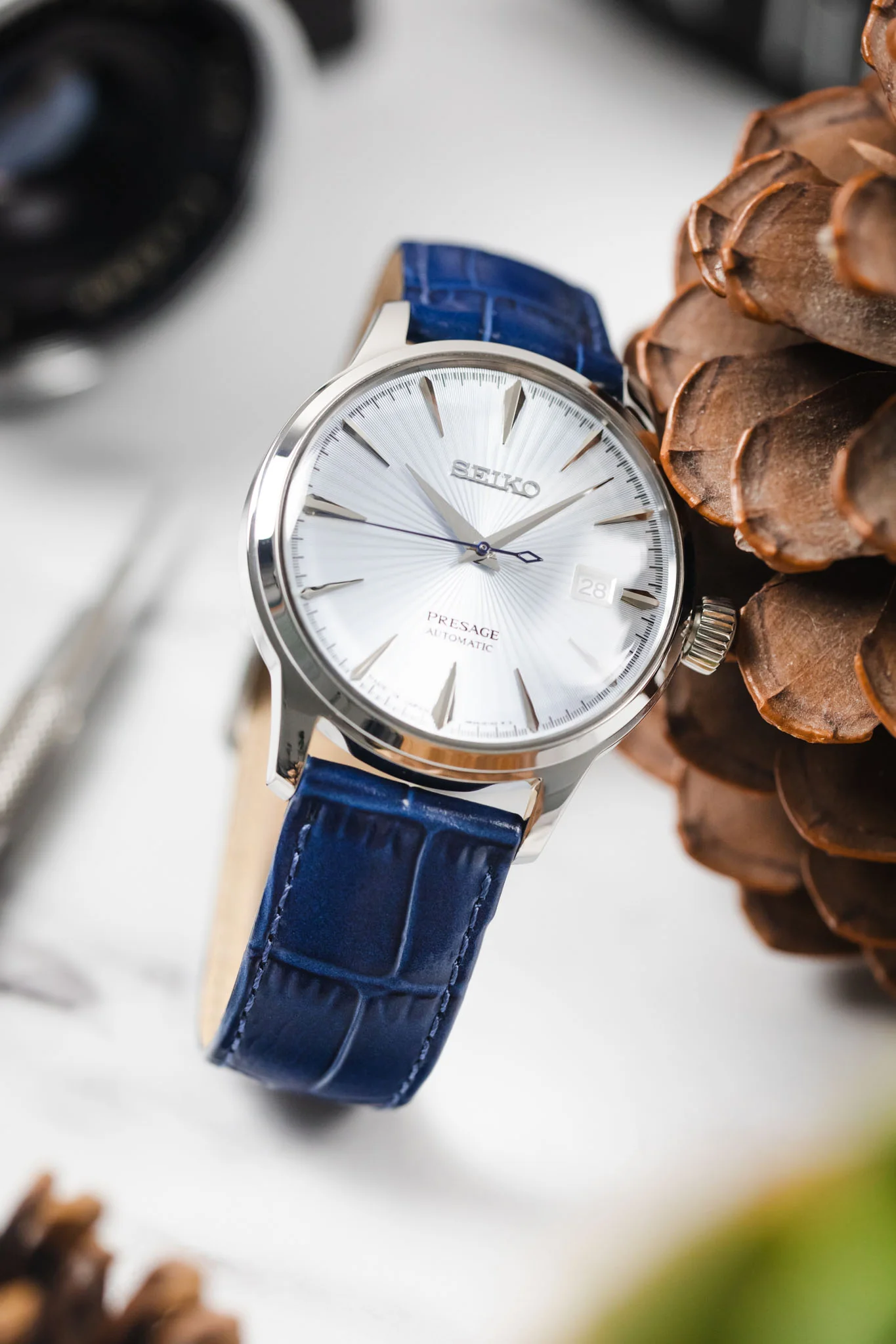 Hirsch LOUISIANALOOK Alligator Embossed Leather Watch Strap in BLUE - Image 4