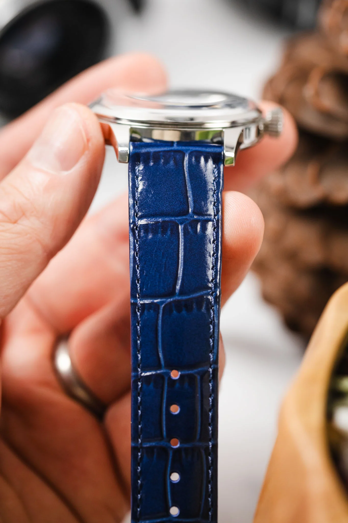 Hirsch LOUISIANALOOK Alligator Embossed Leather Watch Strap in BLUE - Image 6
