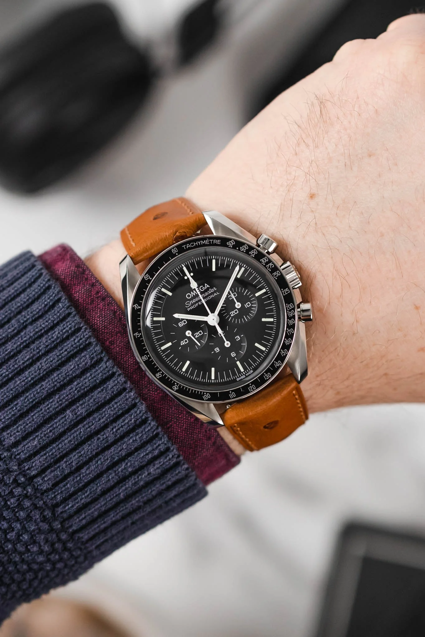 Hirsch MASSAI OSTRICH Leather Watch Strap in GOLD BROWN - Image 2