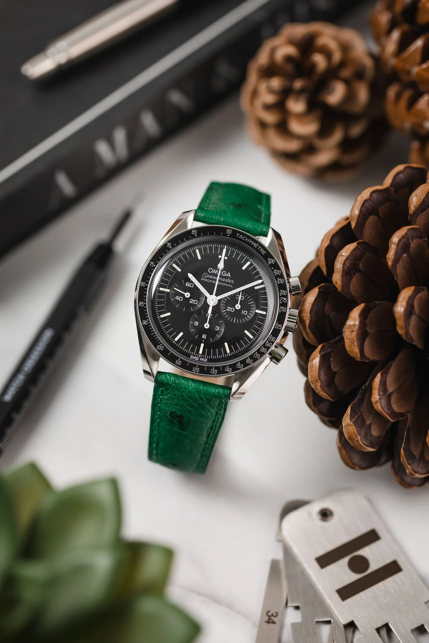Hirsch MASSAI OSTRICH Leather Watch Strap in GREEN - Image 4