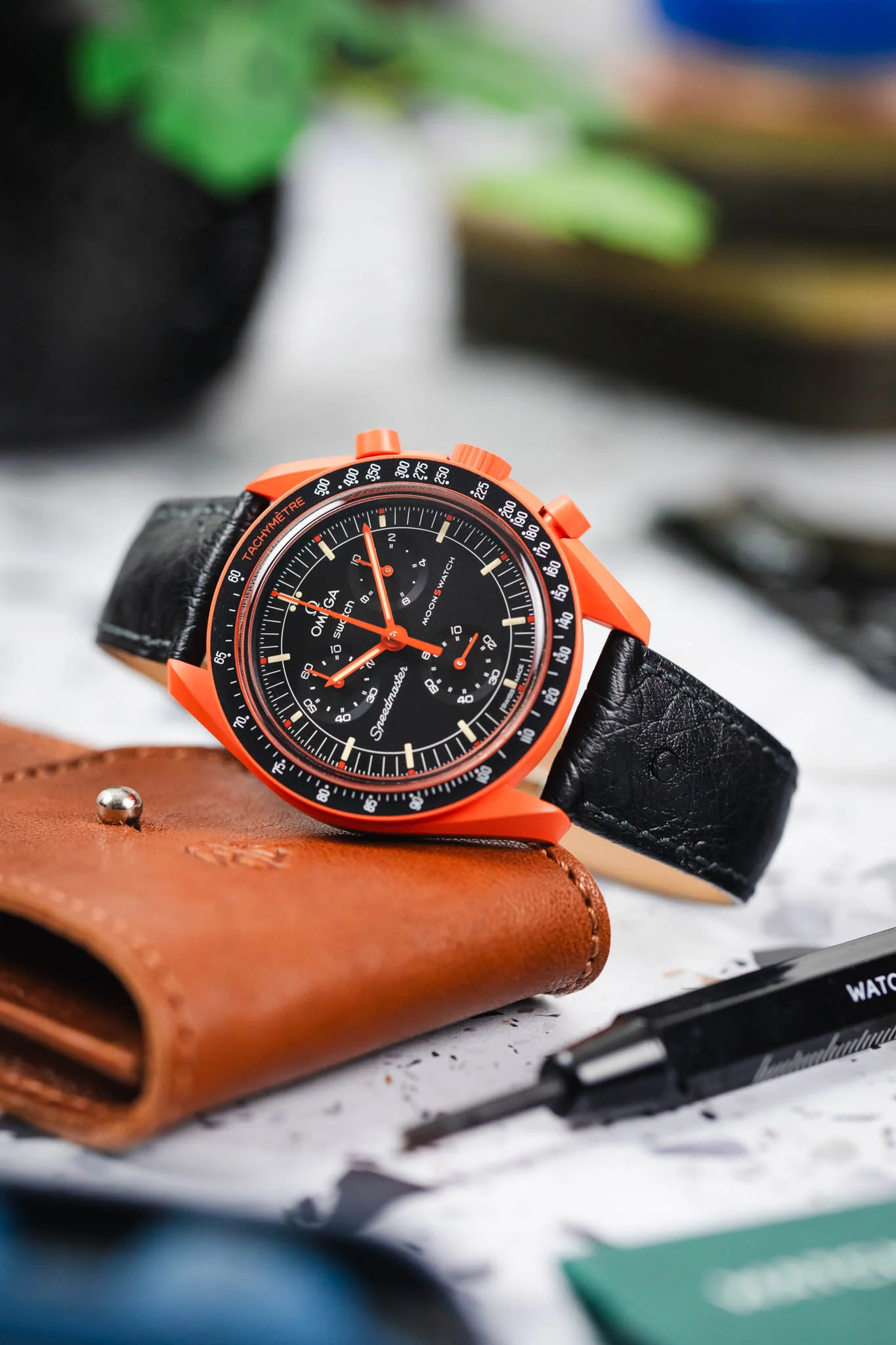 Hirsch MASSAI OSTRICH Leather Watch Strap in BLACK - Image 4