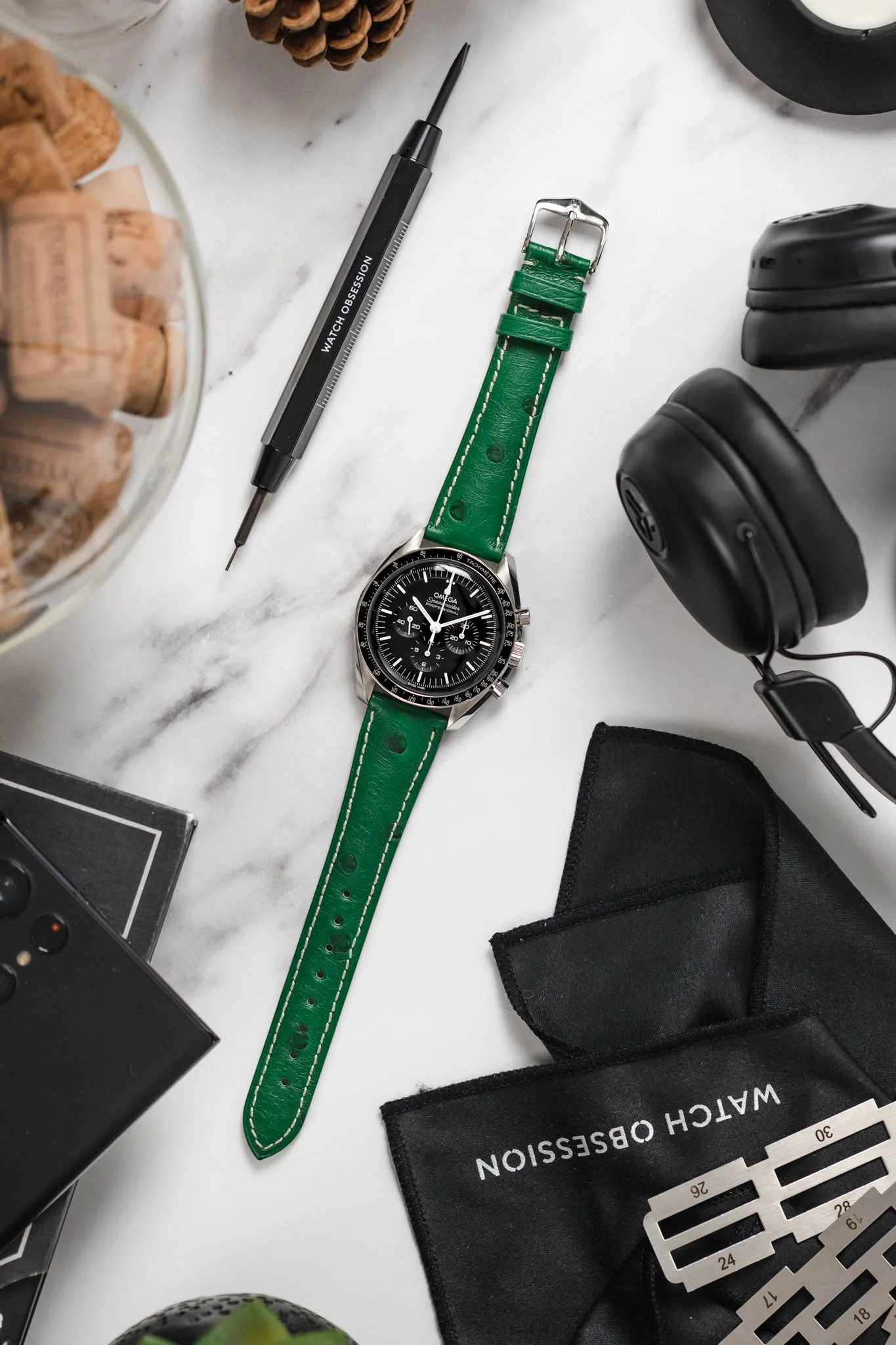 Hirsch MASSAI OSTRICH Leather Watch Strap in GREEN With WHITE Stitching - Image 6