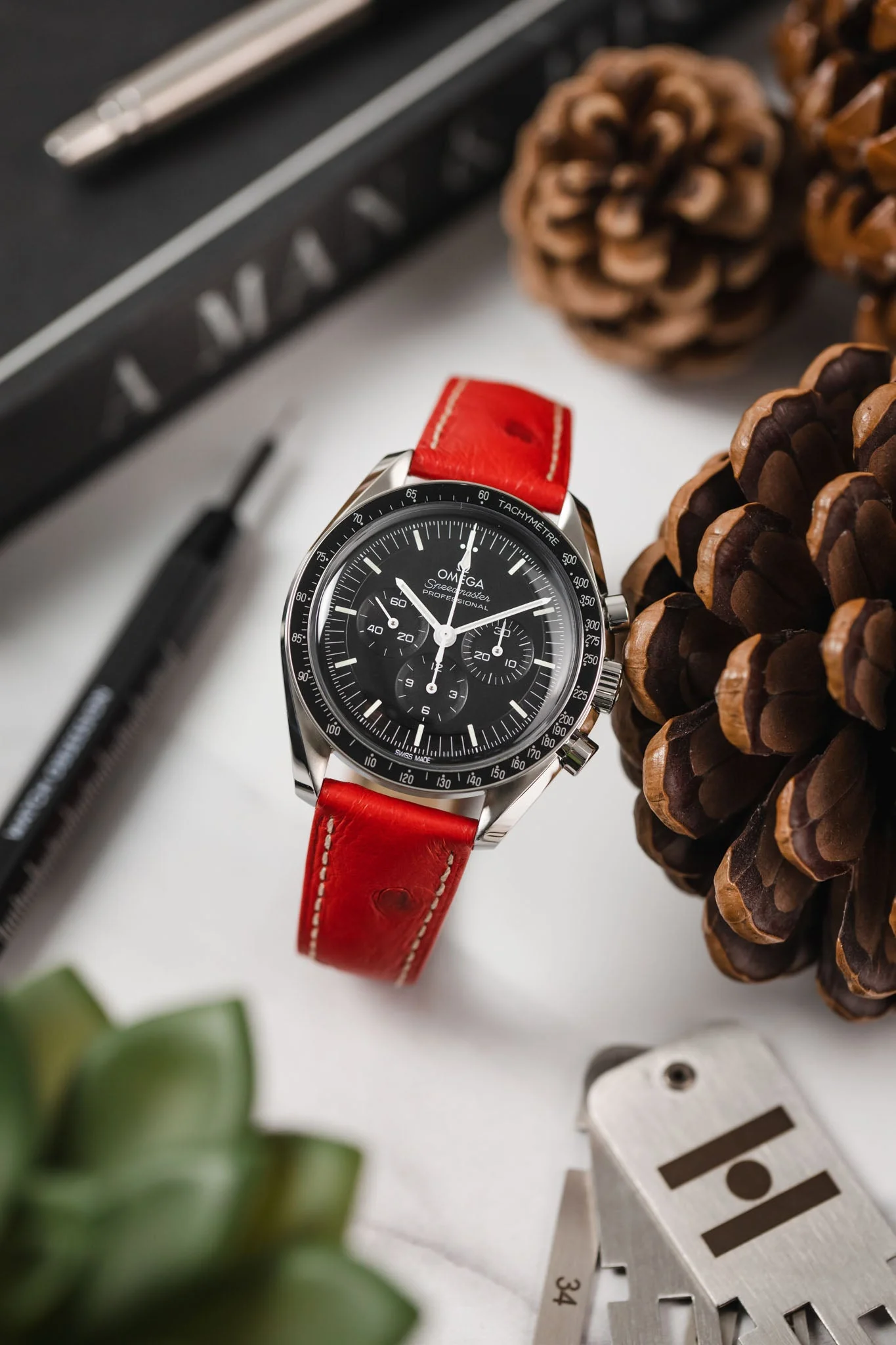 Hirsch MASSAI OSTRICH Leather Watch Strap in RED With WHITE Stitching - Image 4