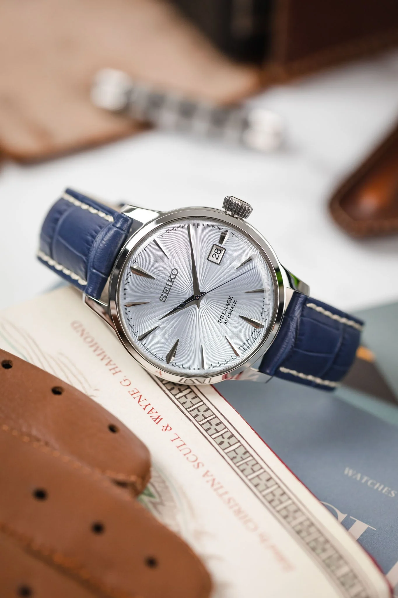 Hirsch MODENA Alligator Embossed Leather Watch Strap in BLUE - Image 4