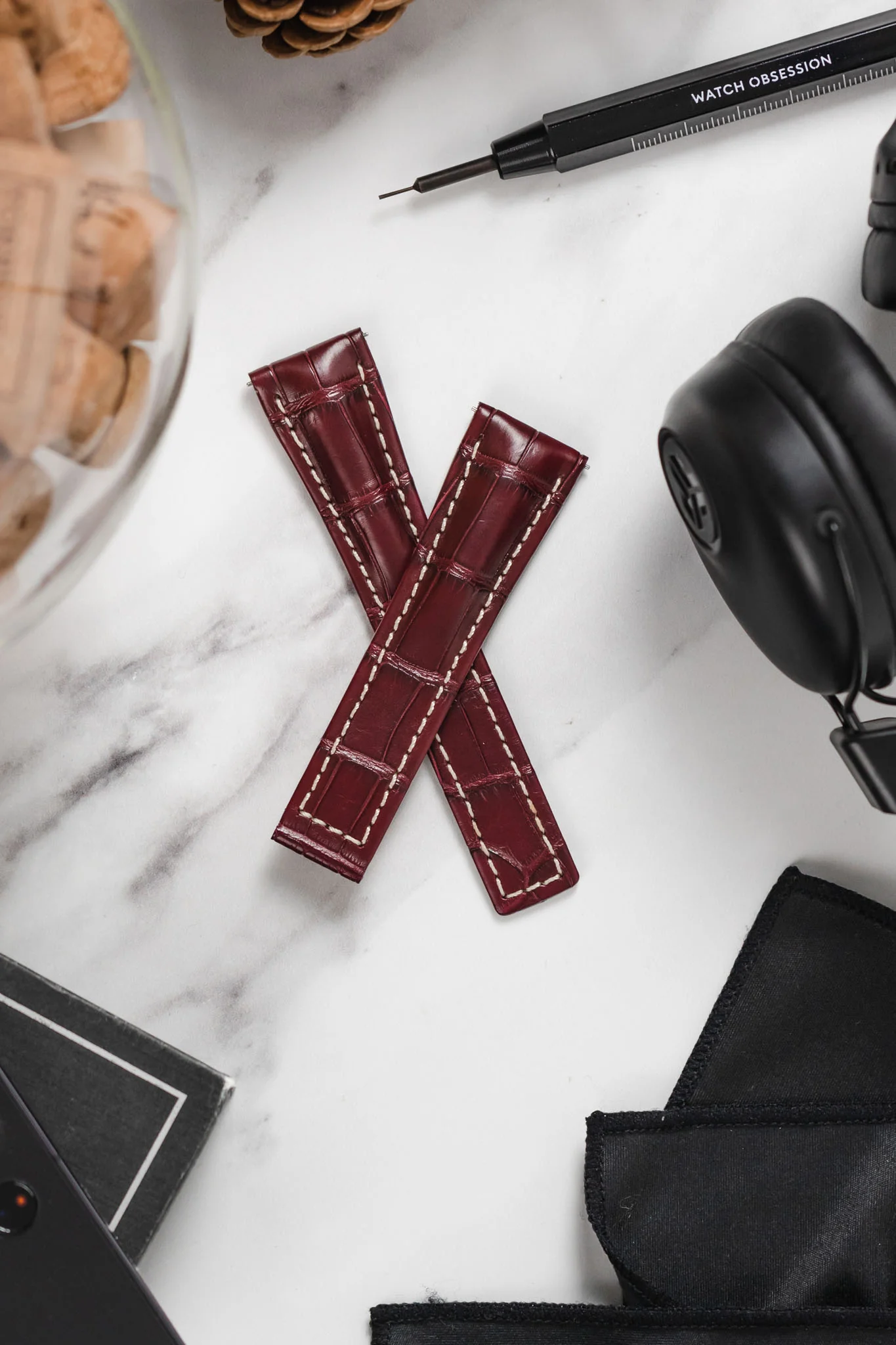 Hirsch NAVIGATOR Alligator Deployment Watch Strap in BURGUNDY - Image 4
