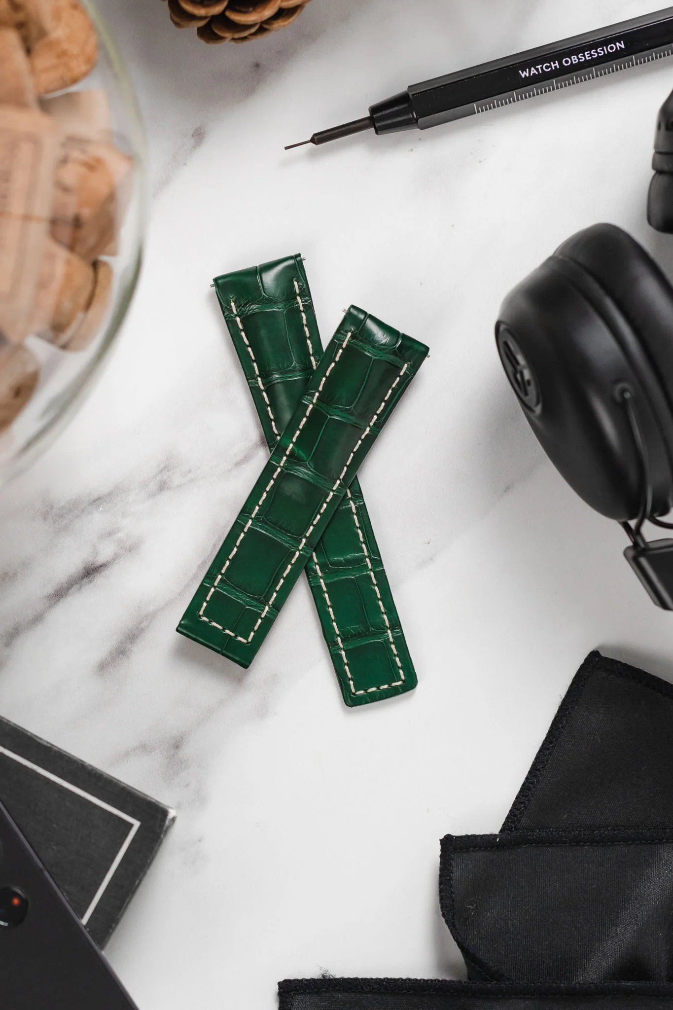 Hirsch NAVIGATOR Alligator Deployment Watch Strap in DARK GREEN - Image 4