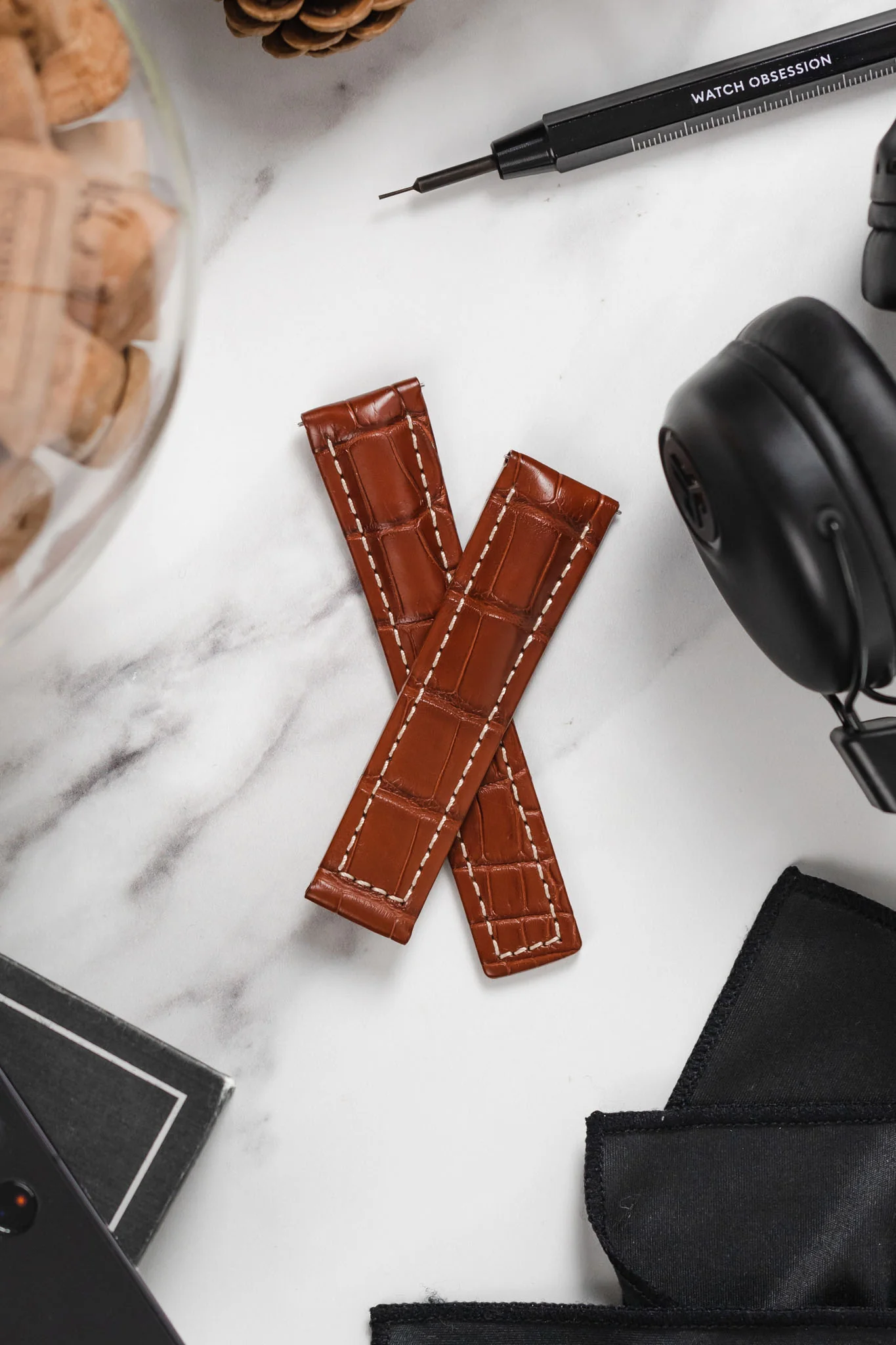 Hirsch NAVIGATOR Alligator Deployment Watch Strap in GOLD BROWN - Image 4