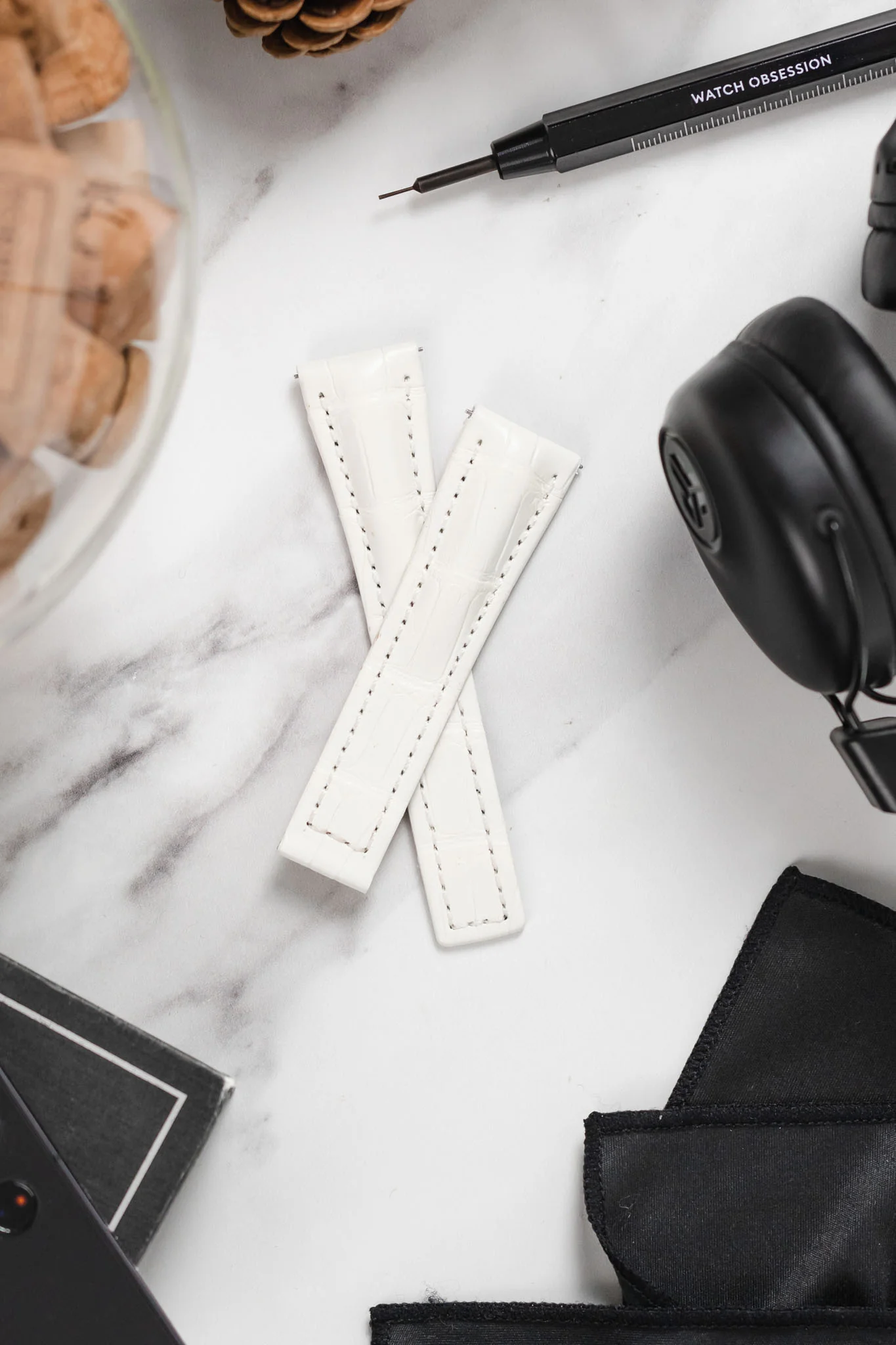 Hirsch NAVIGATOR Alligator Deployment White Leather Watch Strap - Image 4