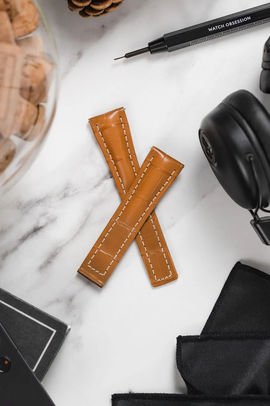 Hirsch NAVIGATOR Alligator Deployment Watch Strap in HONEY - Image 4