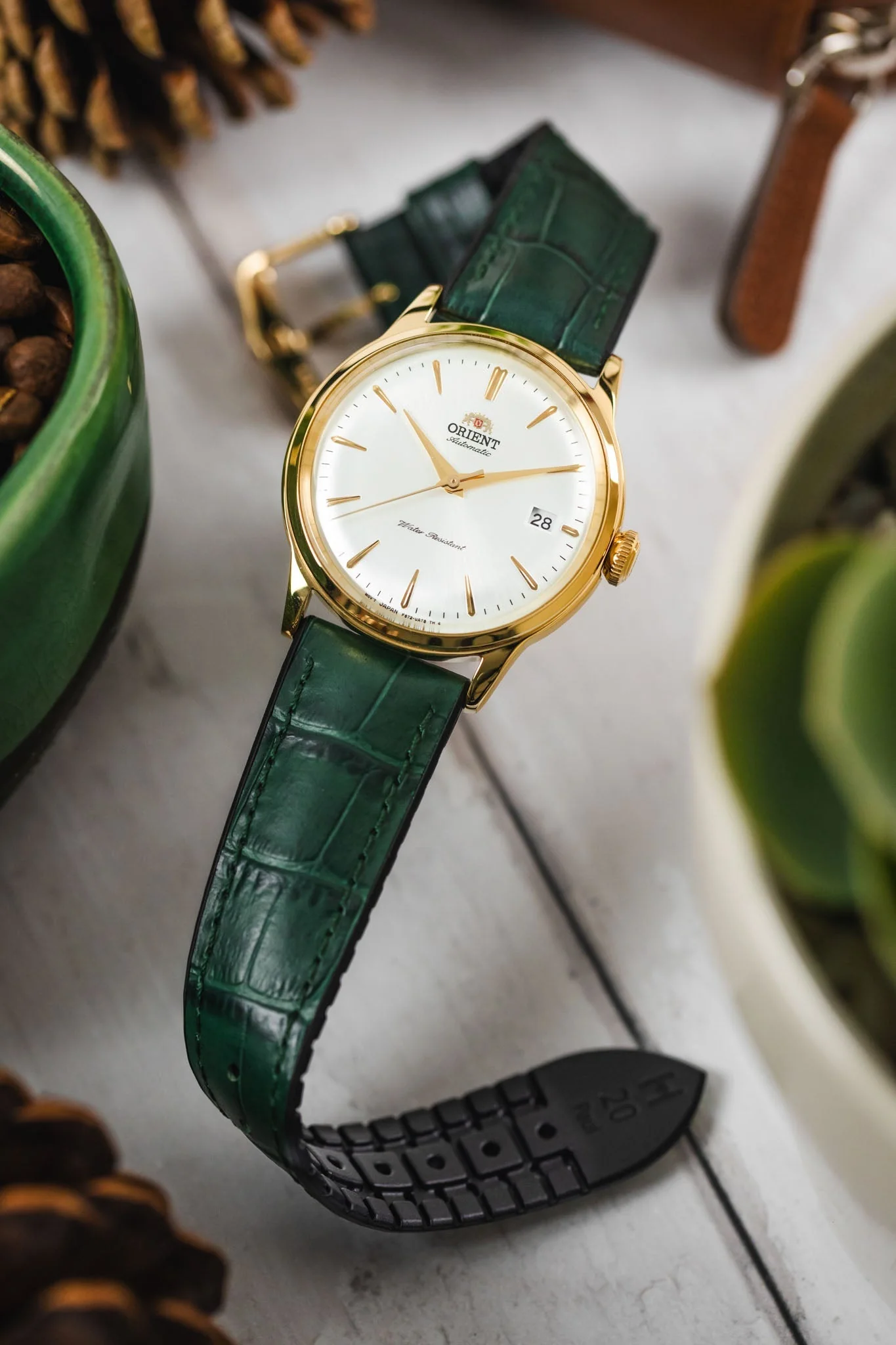 Hirsch PAUL Alligator Embossed Performance Watch Strap in GREEN - Image 4