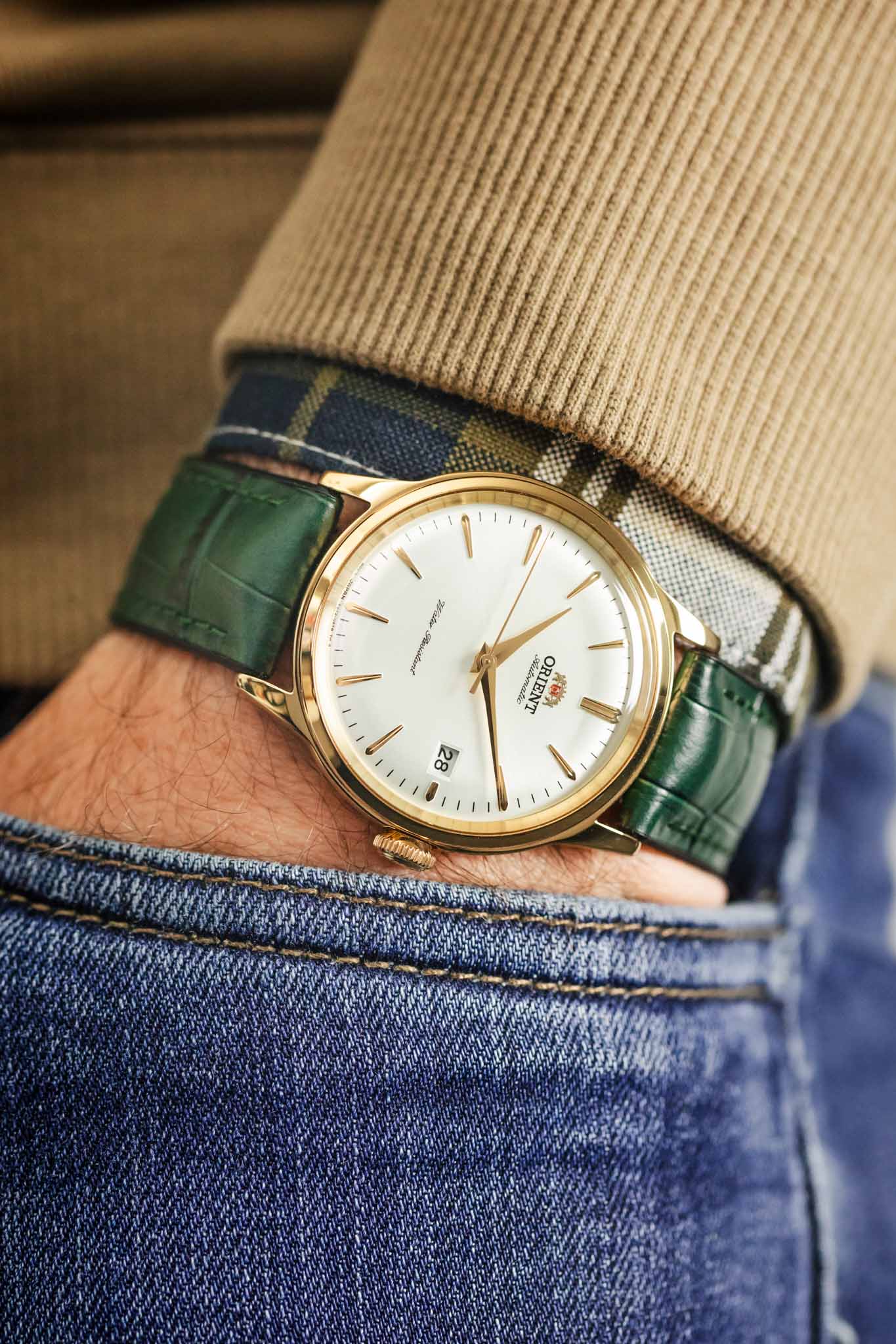 Hirsch PAUL Alligator Embossed Performance Watch Strap in GREEN - Image 6