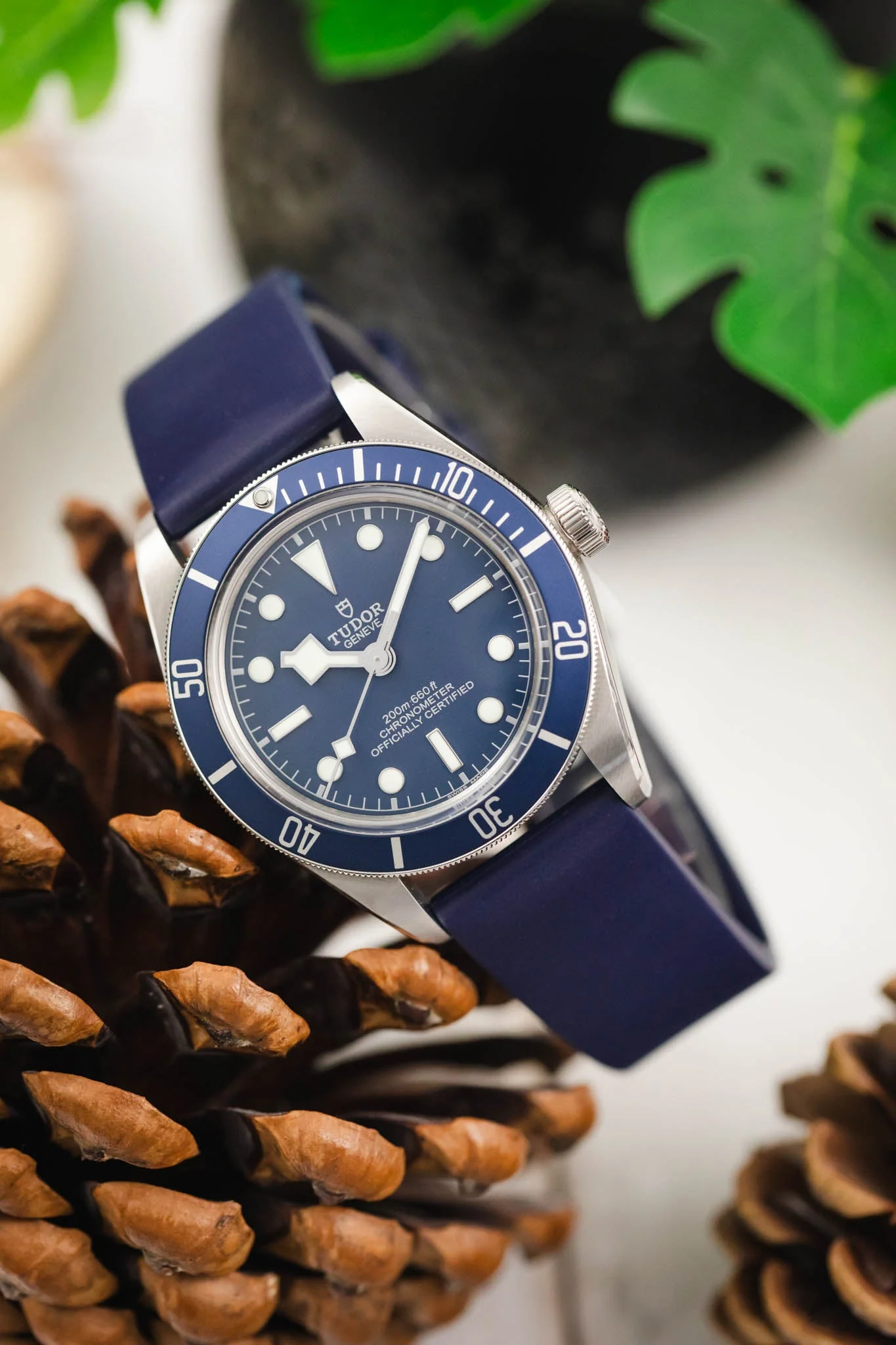 Hirsch PURE Natural Rubber Watch Strap in BLUE - Image 4