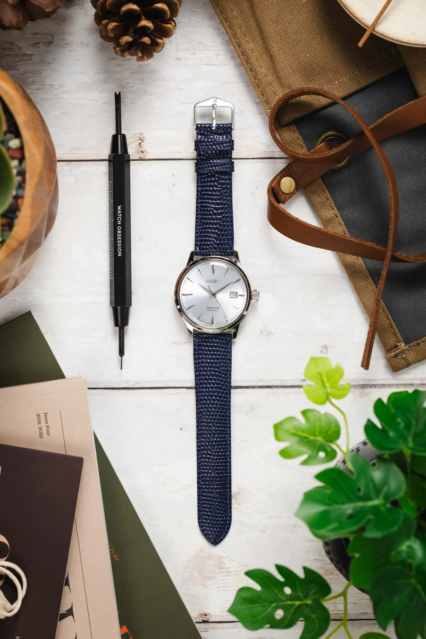 Hirsch RAINBOW Lizard Embossed Leather Quick-Release Watch Strap in BLUE - Image 6