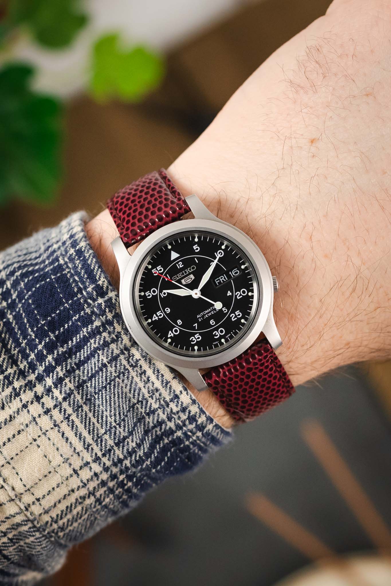 Hirsch RAINBOW Lizard Embossed Leather Watch Strap in BURGUNDY - Image 2