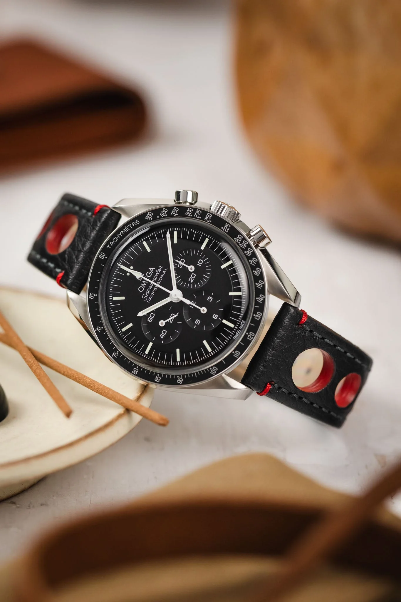 Hirsch RALLY Natural Leather Racing Watch Strap in BLACK & RED - Image 4