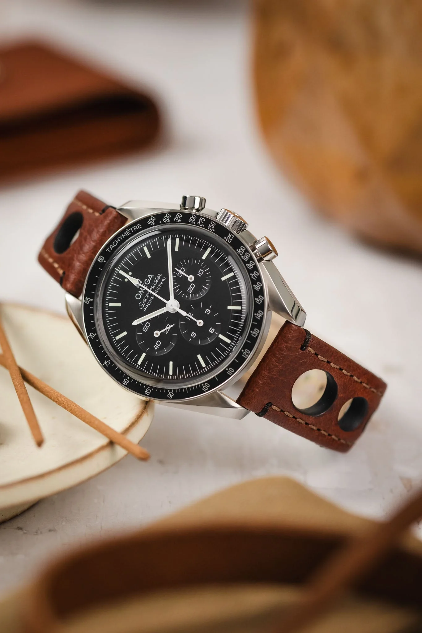 Hirsch RALLY Natural Leather Racing Watch Strap in BROWN - Image 4