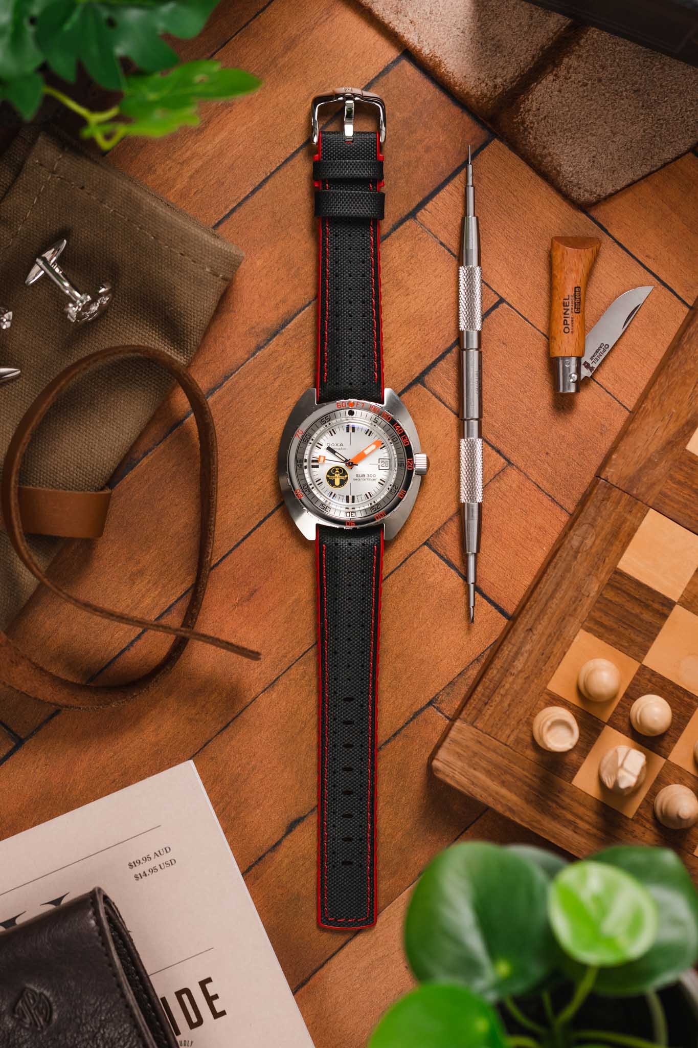 Hirsch ROBBY Sailcloth Effect Performance Watch Strap in BLACK / RED - Image 6