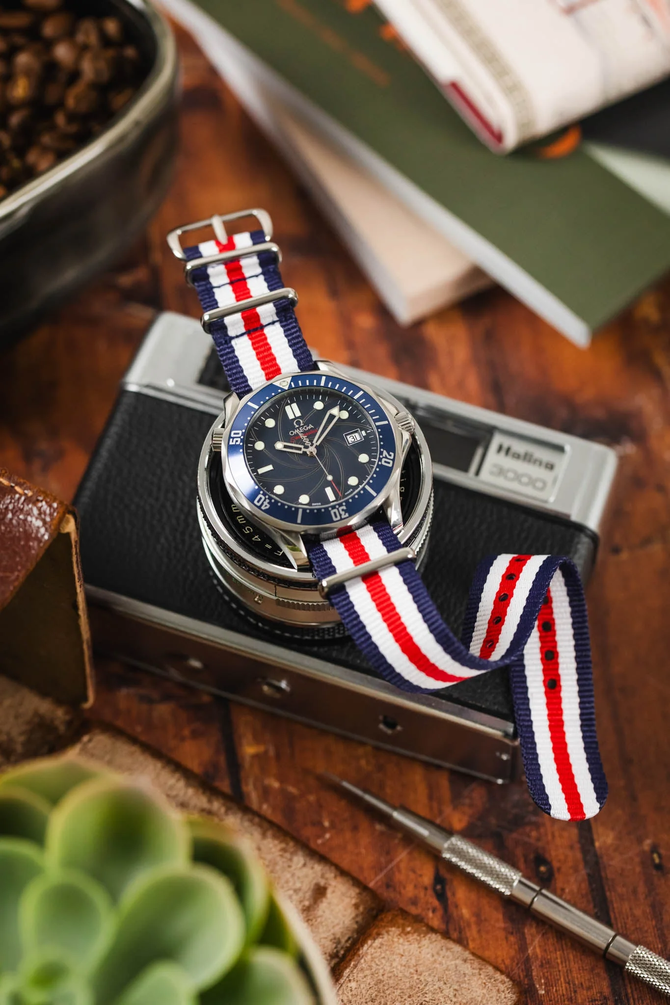 Hirsch RUSH Nylon One-Piece Watch Strap in BLUE / WHITE / RED - Image 4