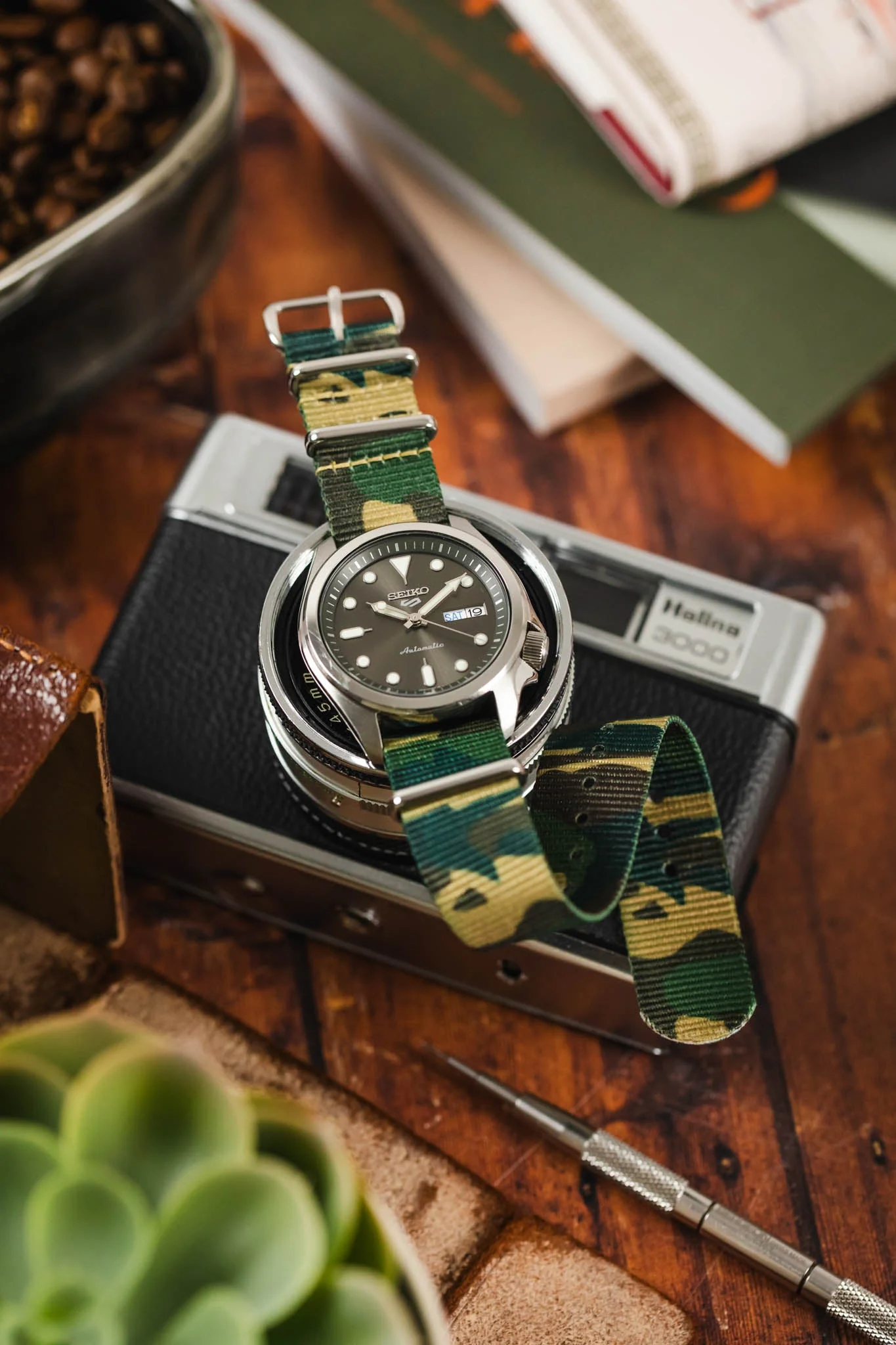 Hirsch RUSH Nylon One-Piece Watch Strap in GREEN CAMOUFLAGE - Image 4