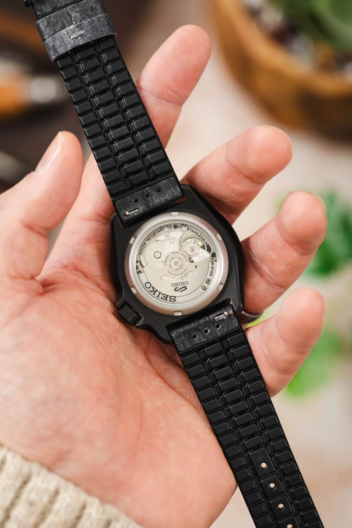 Hirsch STONE Performance Watch Strap - BLACK - Image 6