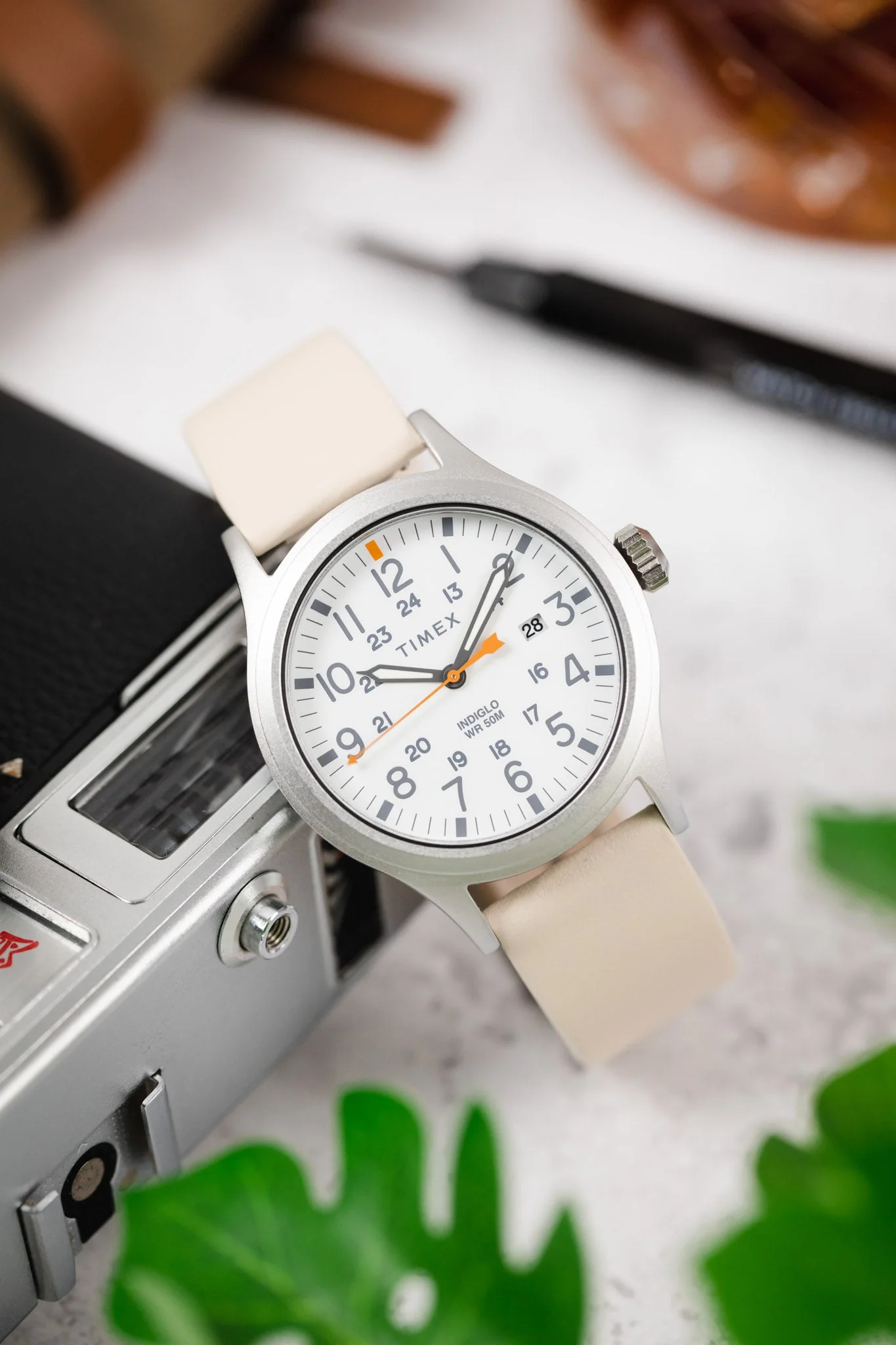 Hirsch TORONTO Quick-Release Fine-Grained Leather Watch Strap in BEIGE - Image 4
