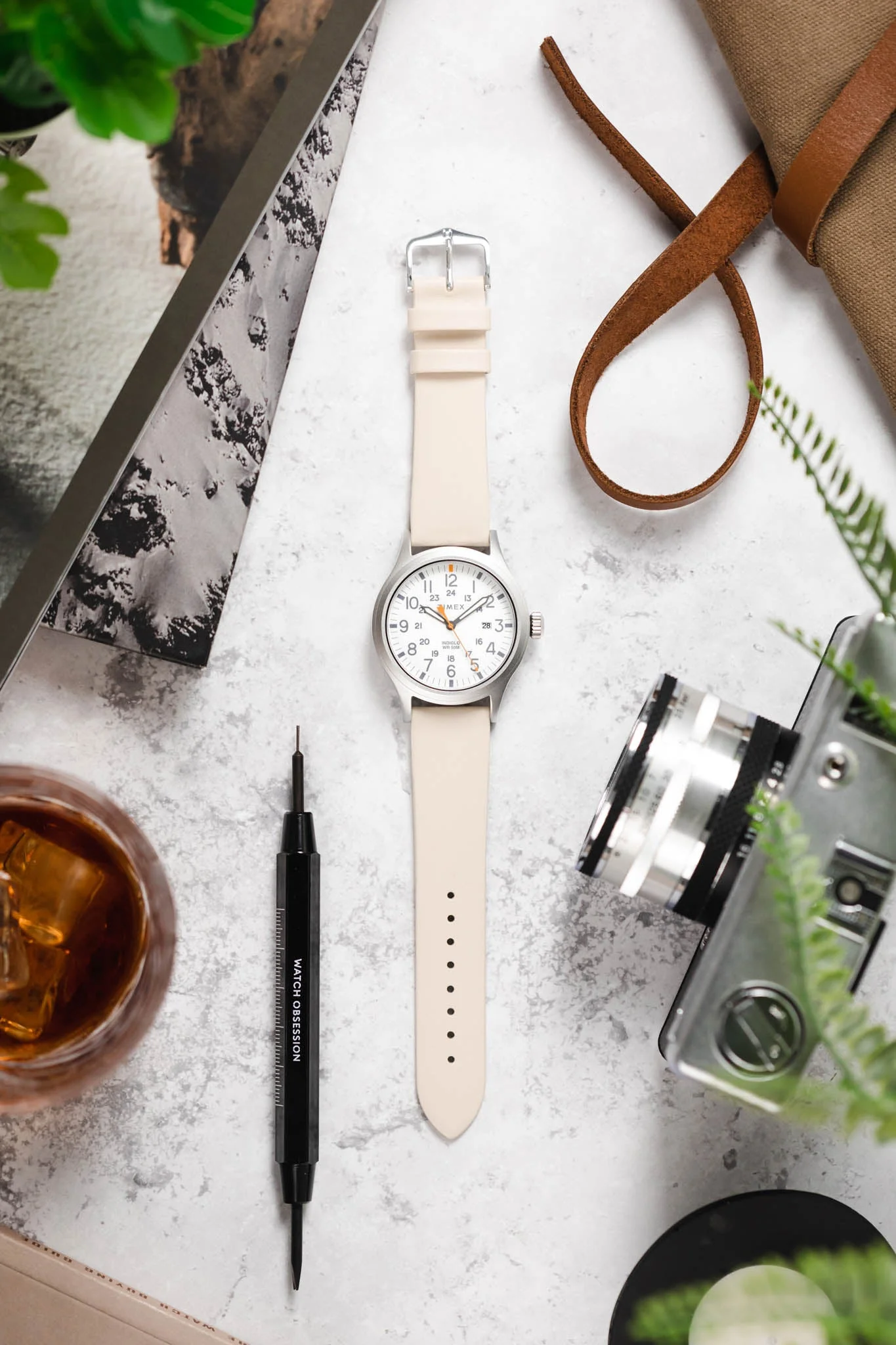 Hirsch TORONTO Quick-Release Fine-Grained Leather Watch Strap in BEIGE - Image 6