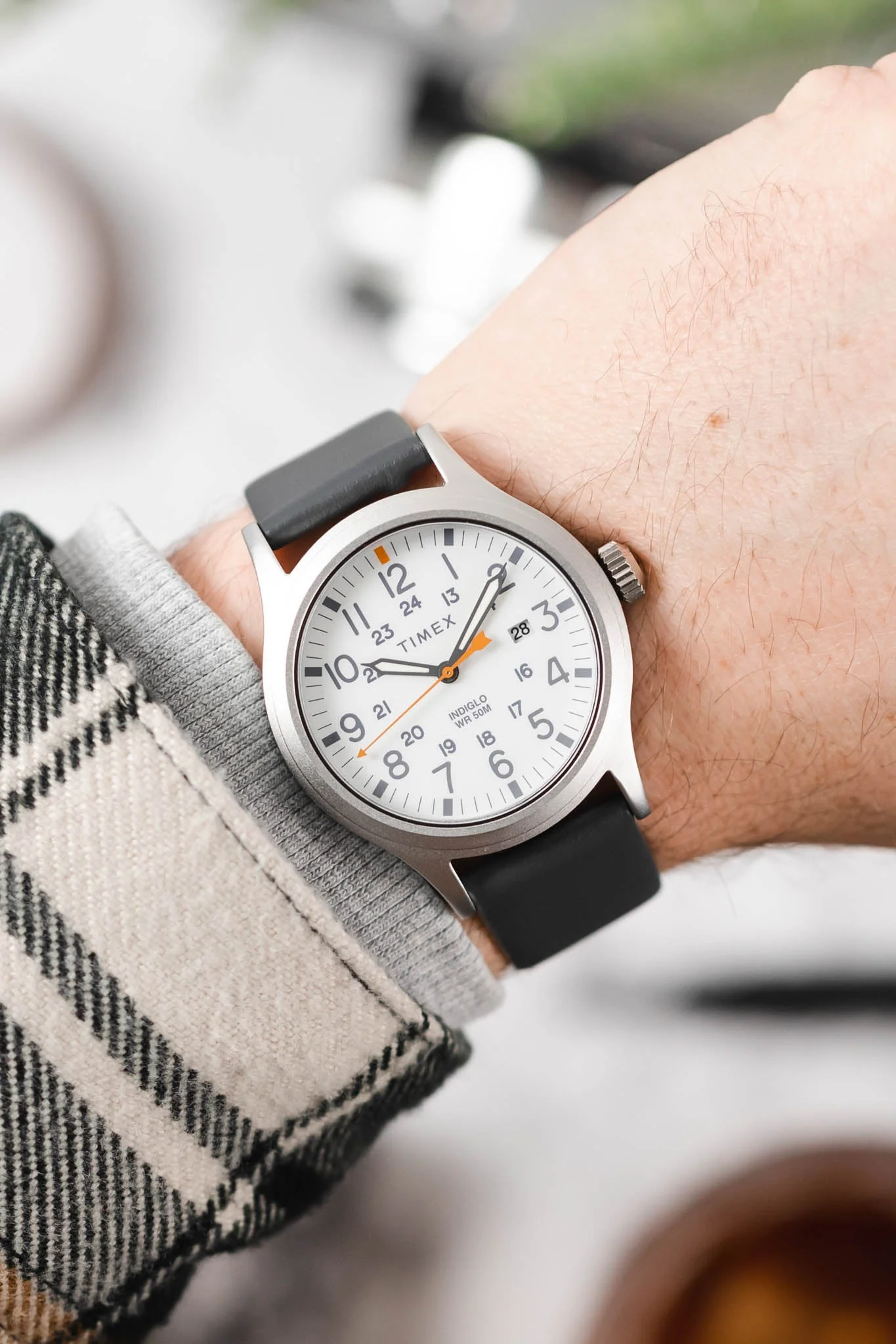 Hirsch TORONTO Quick-Release Fine-Grained Leather Watch Strap in GREY - Image 2