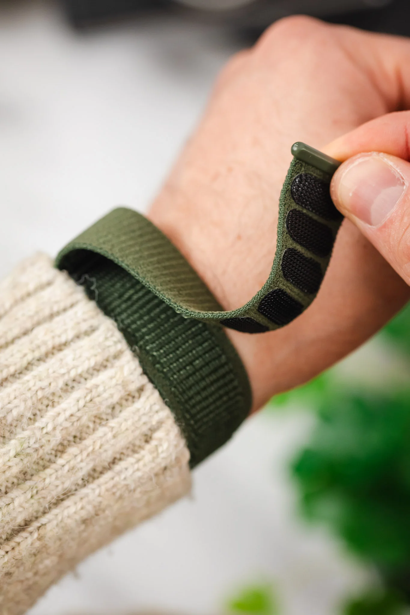 Hirsch VOCEM Fabric Watch Strap in GREEN - Image 4